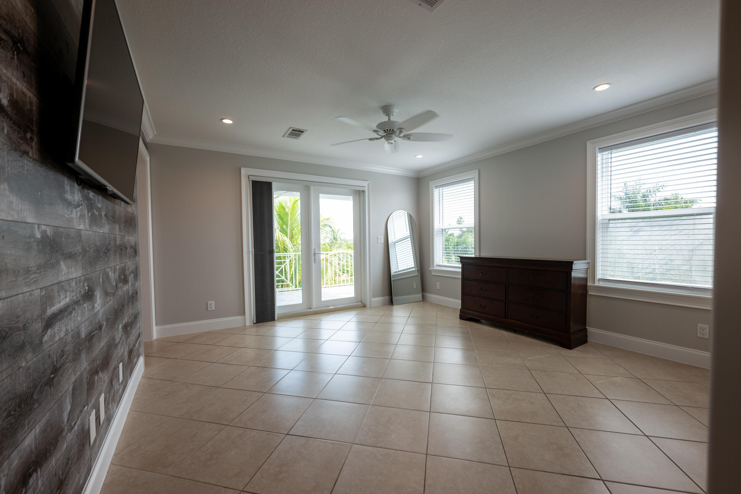 211 Shore Avenue Property Photo 12
