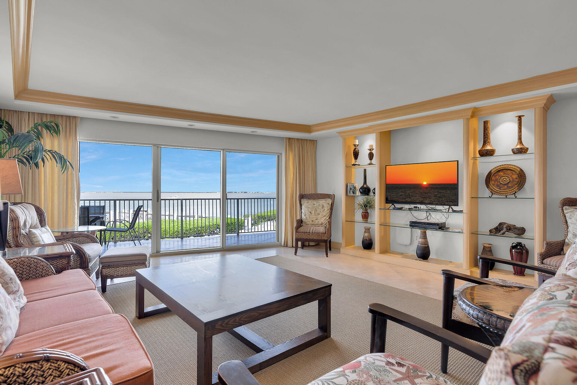 1133 W Ocean Drive 12 Property Photo 10