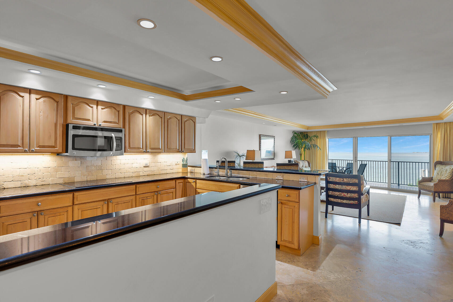 1133 W Ocean Drive 12 Property Photo 16