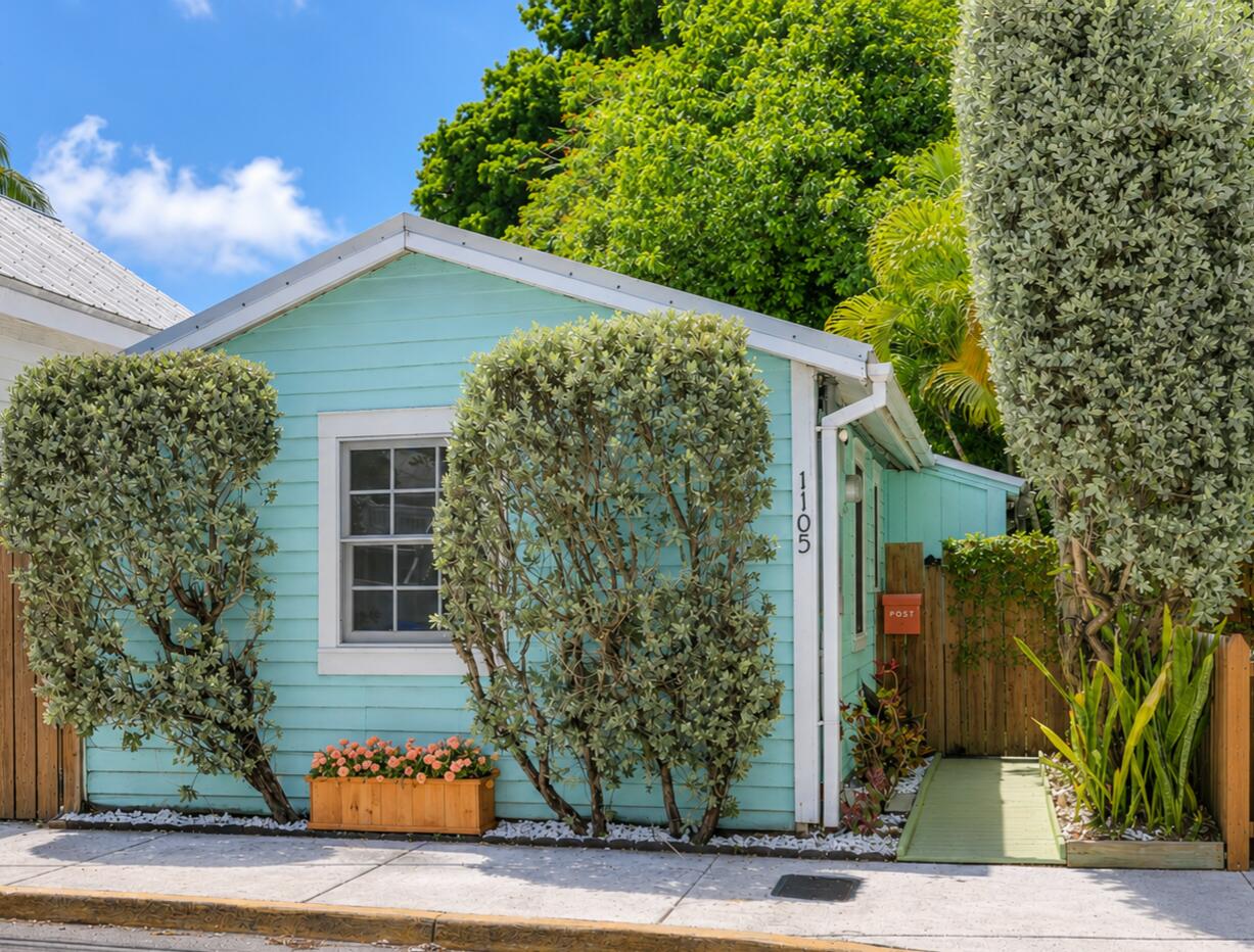1105 Olivia Street Property Photo 1