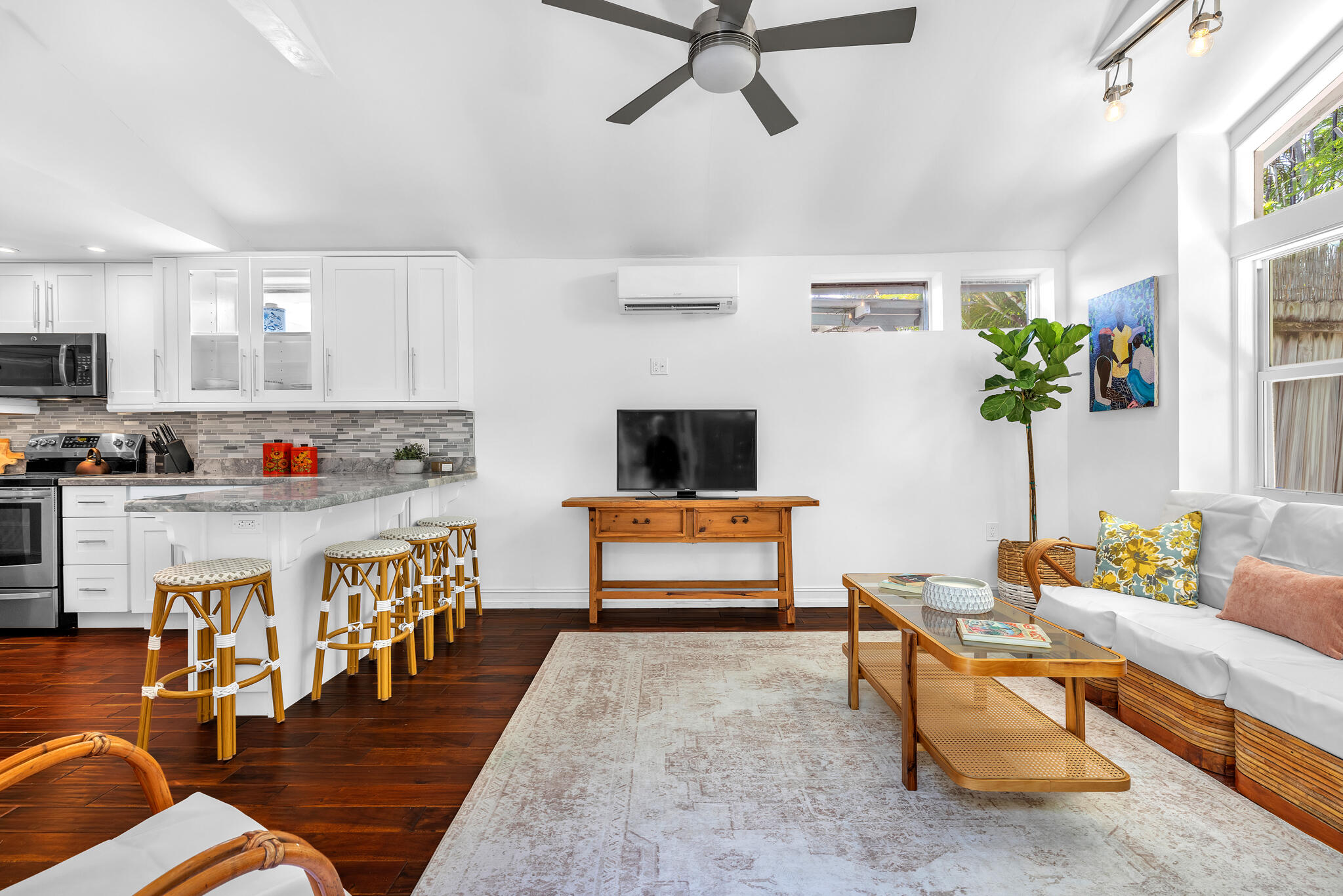 1105 Olivia Street Property Photo 8