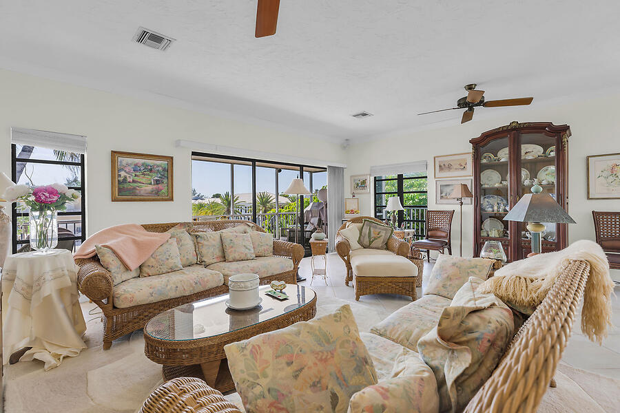 364 E Seaview Drive Property Photo 5