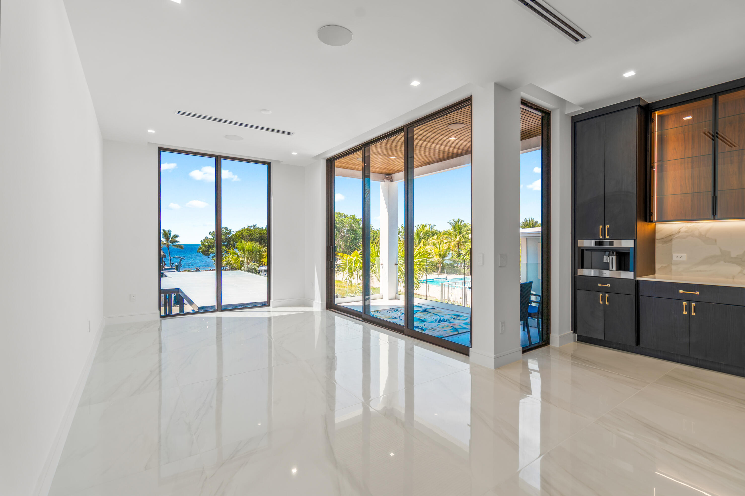 16 Seaside Avenue Property Photo 35