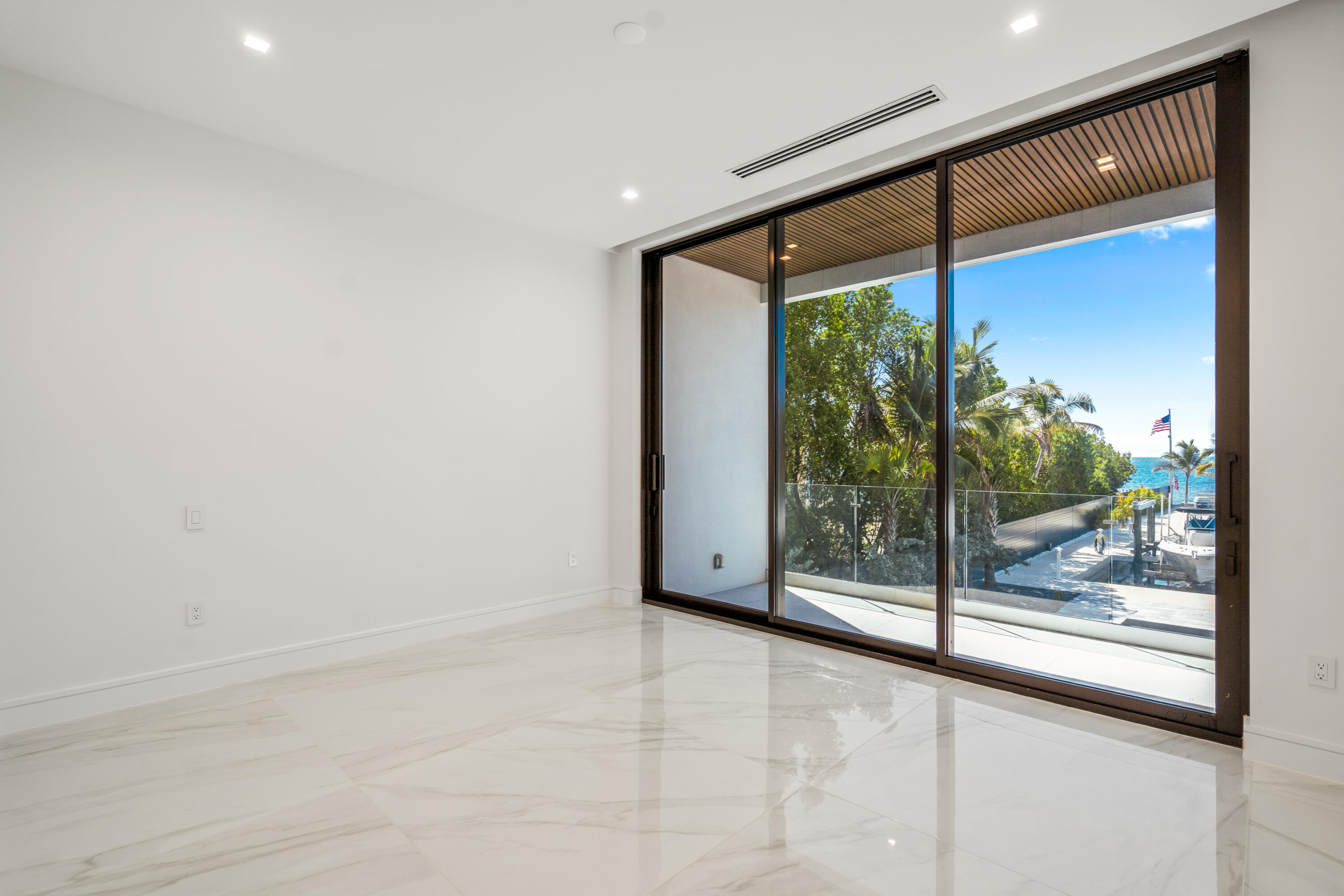 16 Seaside Avenue Property Photo 37