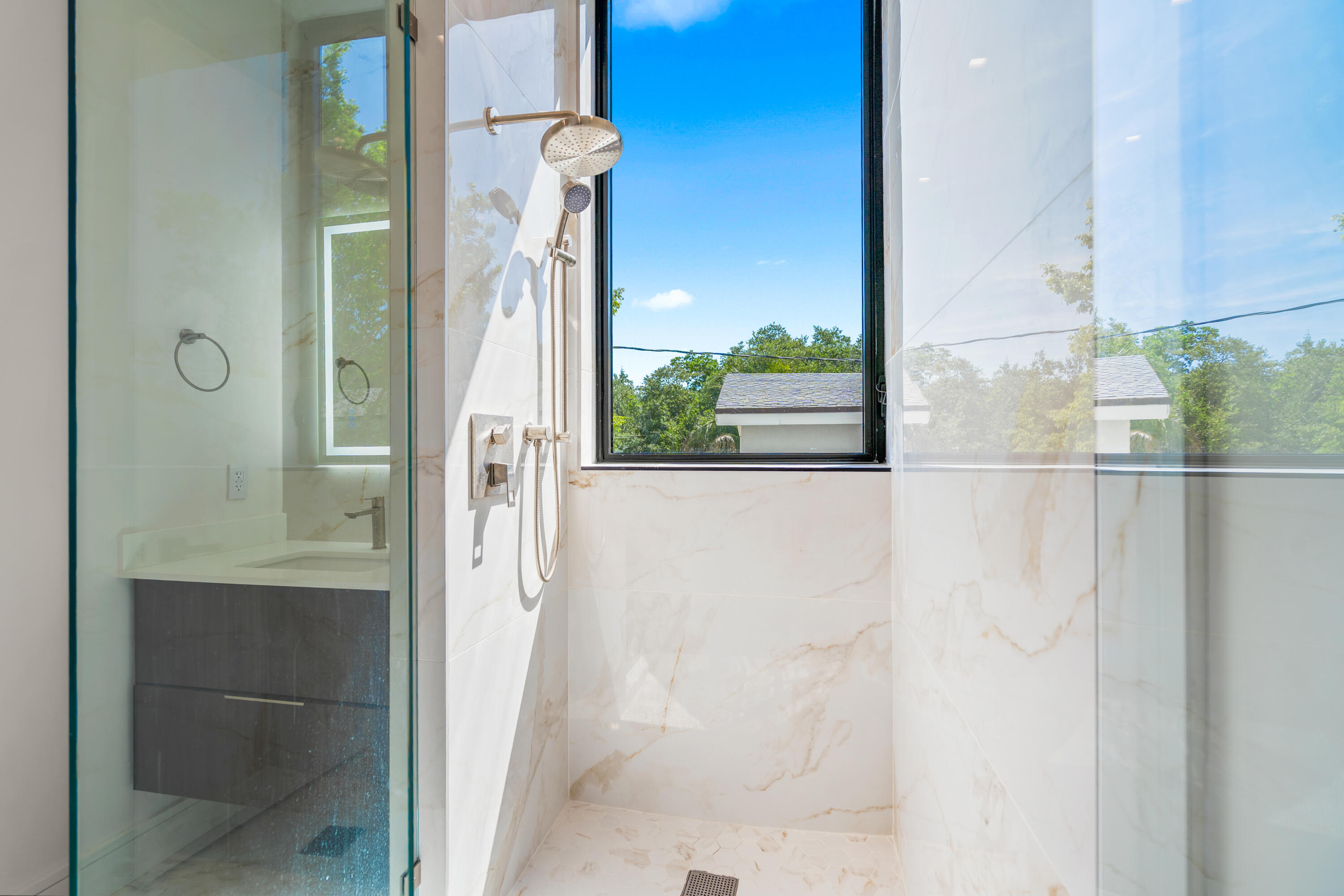 16 Seaside Avenue Property Photo 42