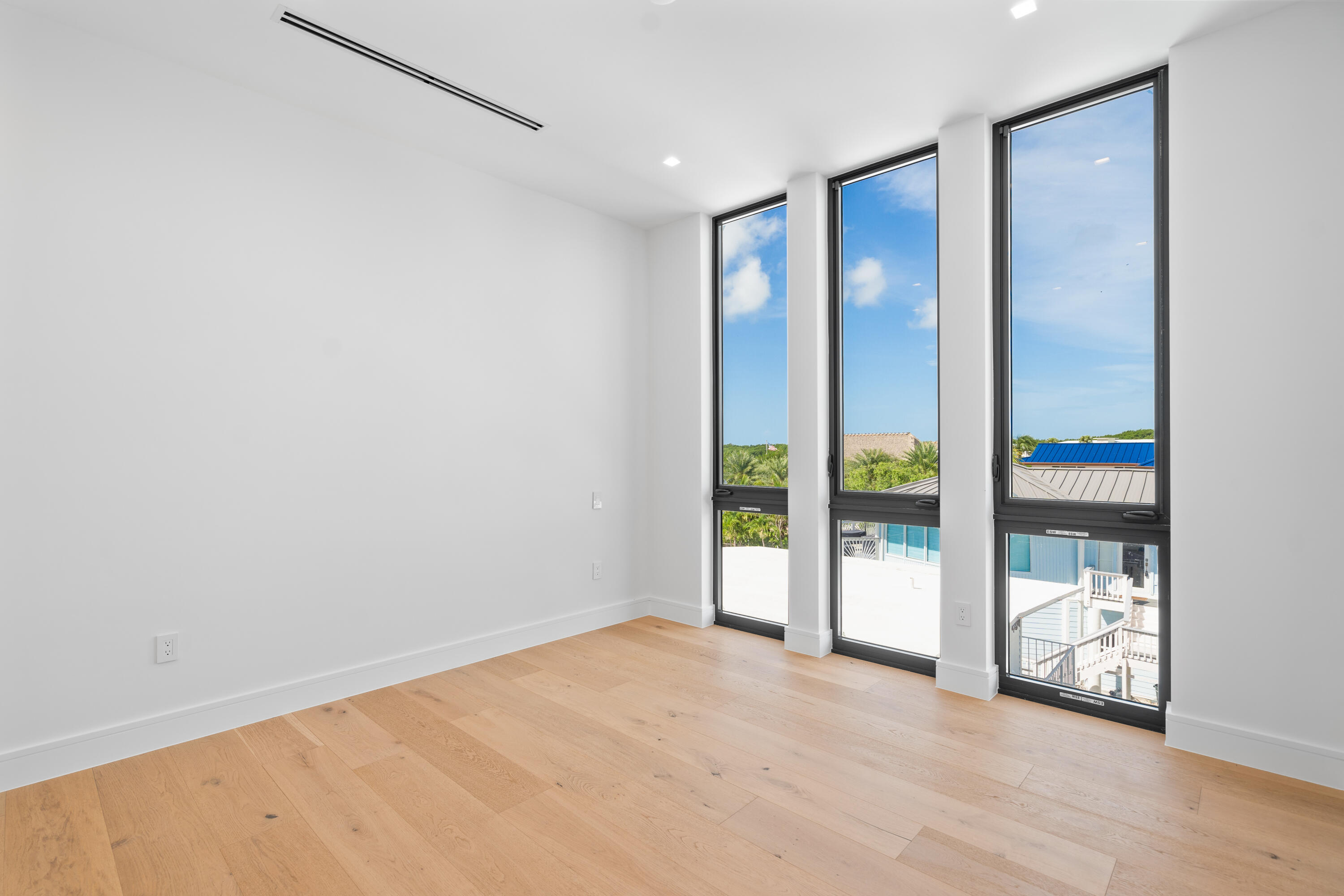 16 Seaside Avenue Property Photo 92