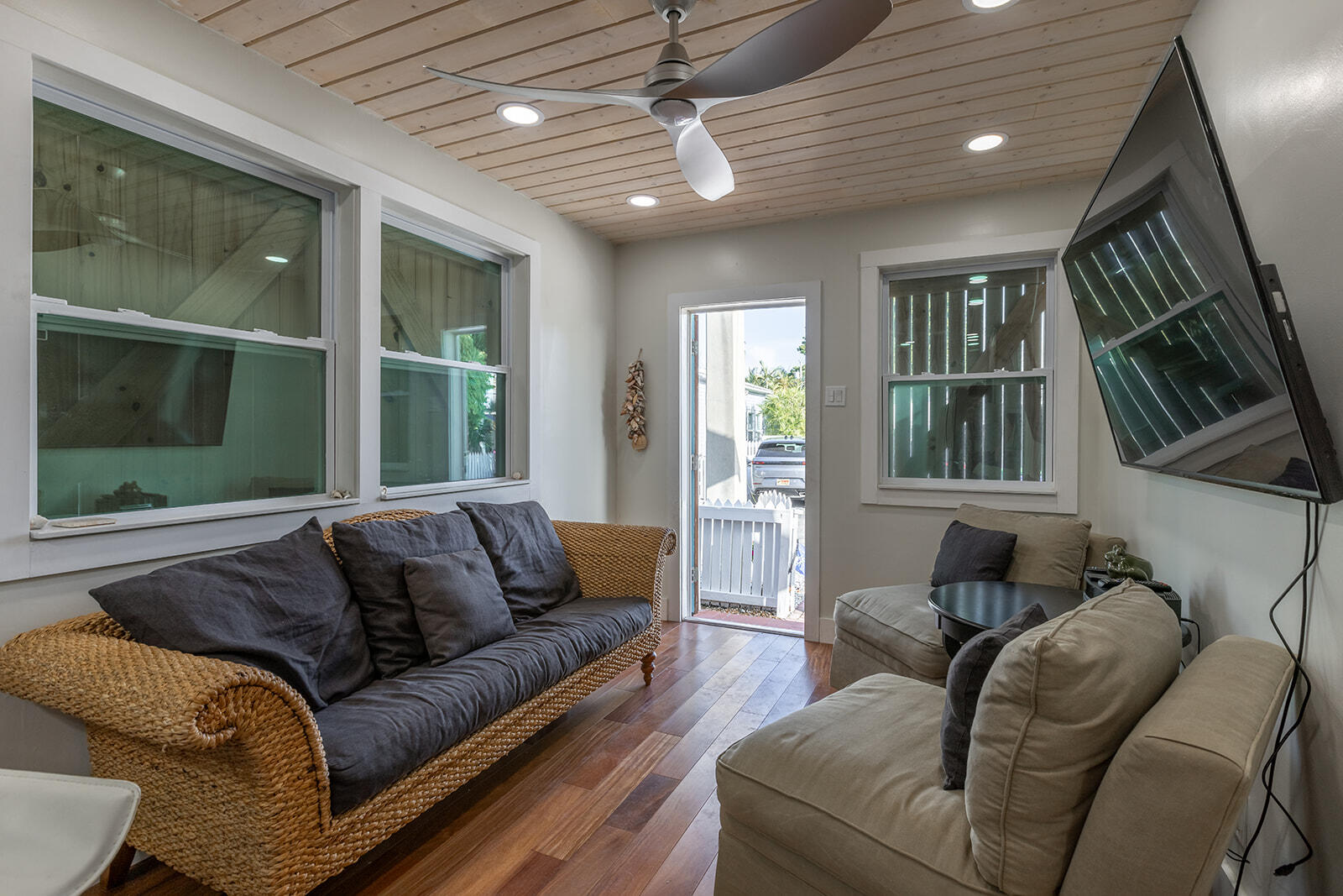 1422 Catherine Street Property Photo 4
