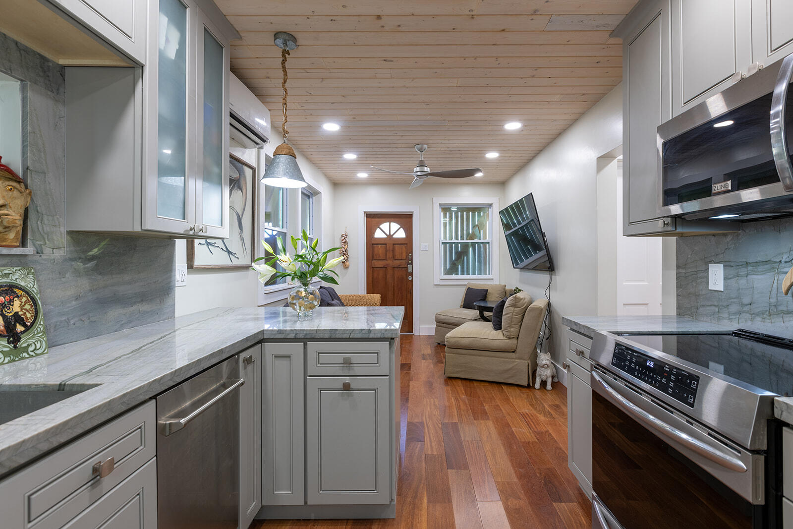 1422 Catherine Street Property Photo 8