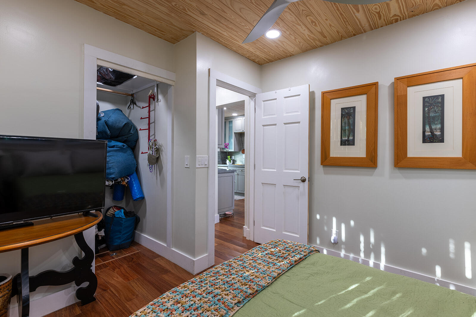 1422 Catherine Street Property Photo 14