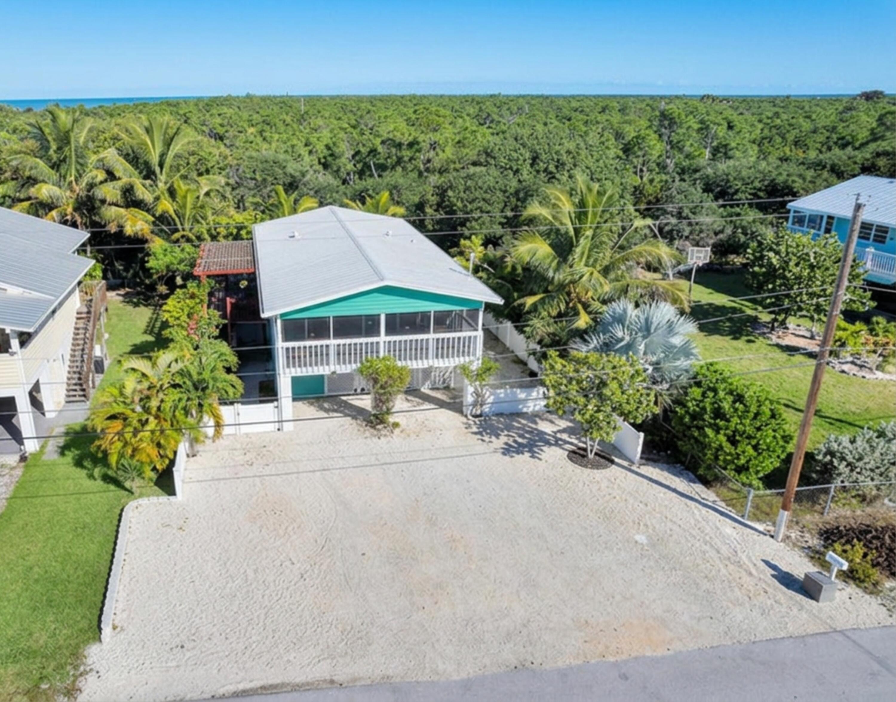 29313 Coconut Palm Drive Property Photo 2