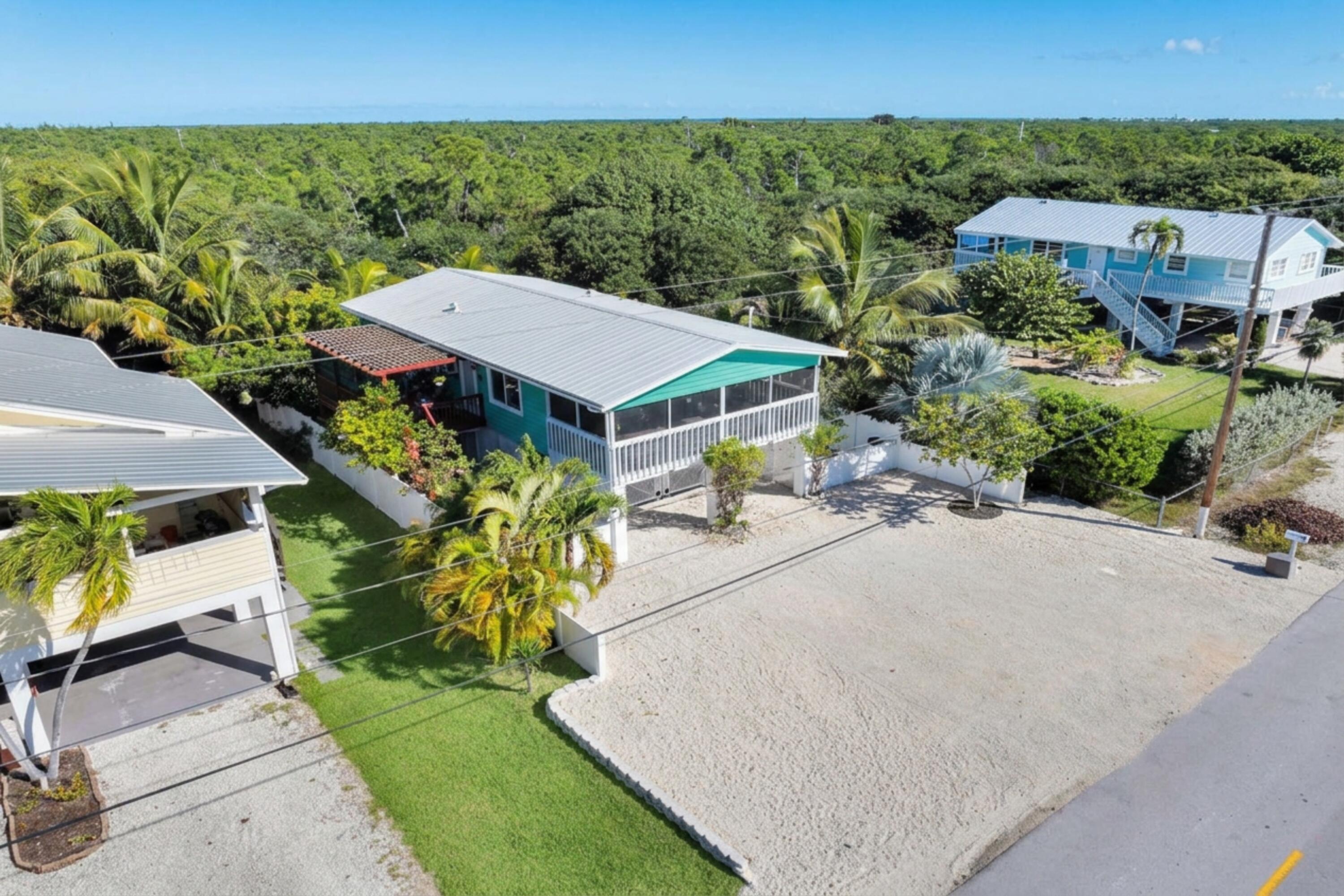 29313 Coconut Palm Drive Property Photo 3