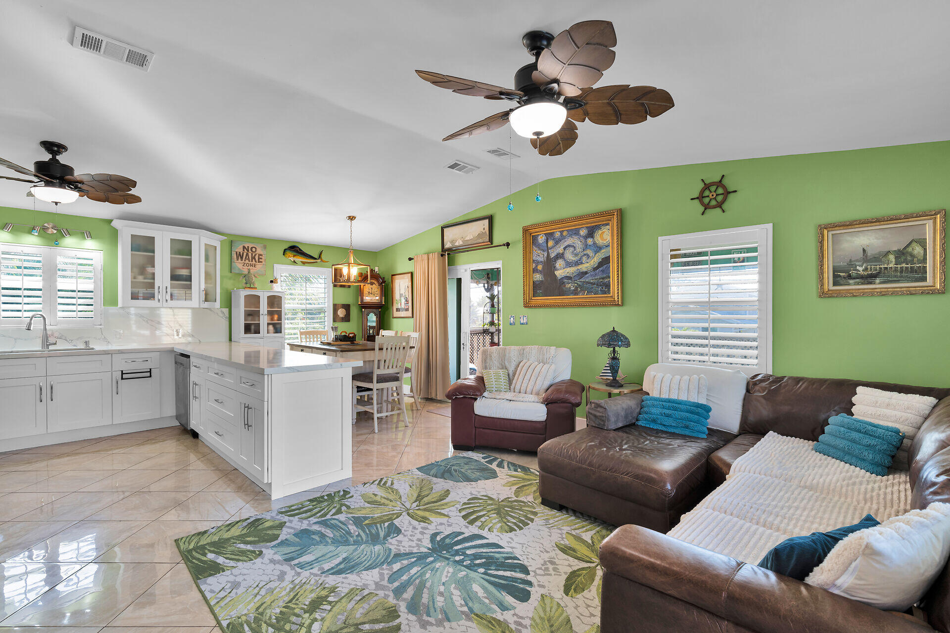 29313 Coconut Palm Drive Property Photo 6