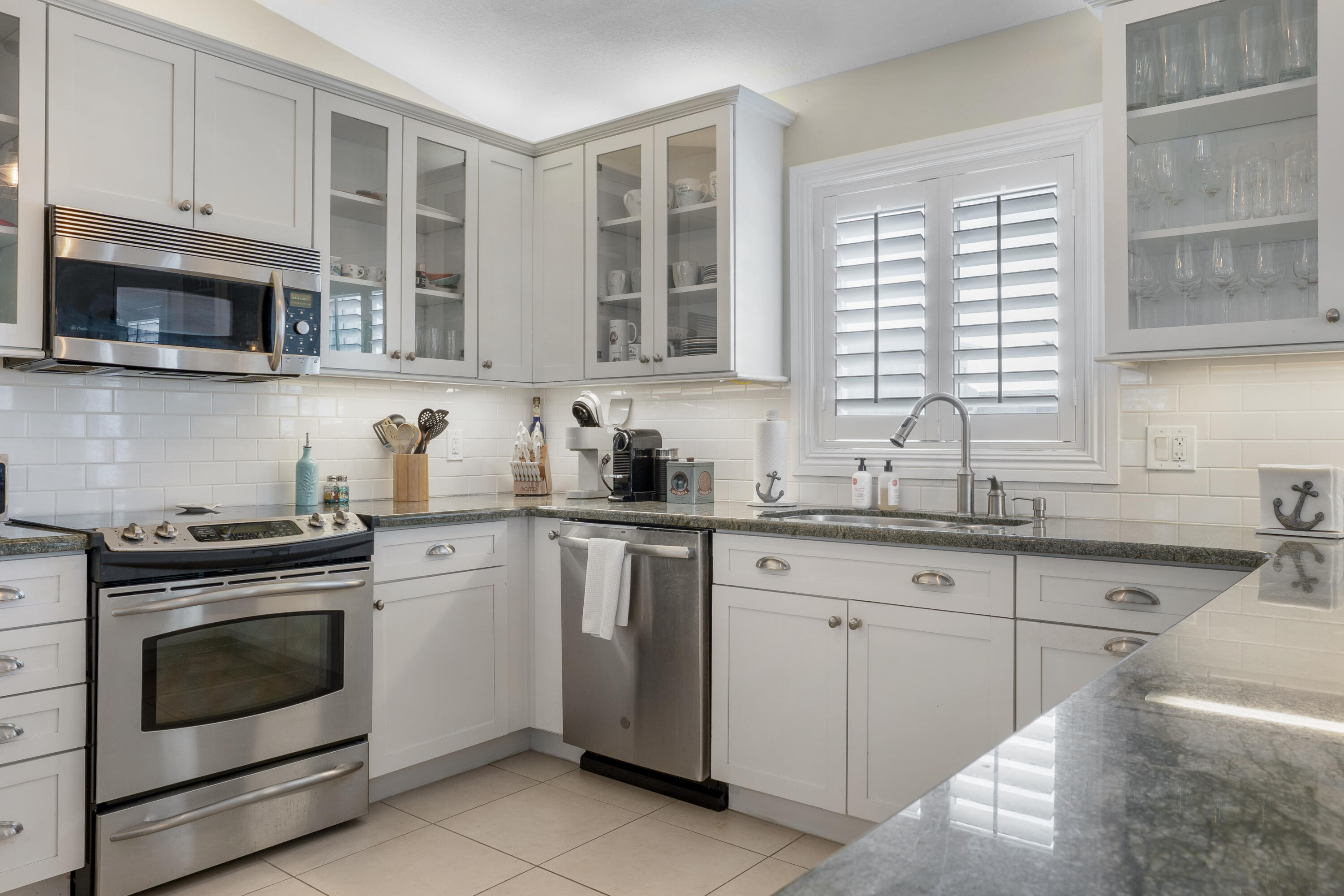 148 Giardino Drive Property Photo 10