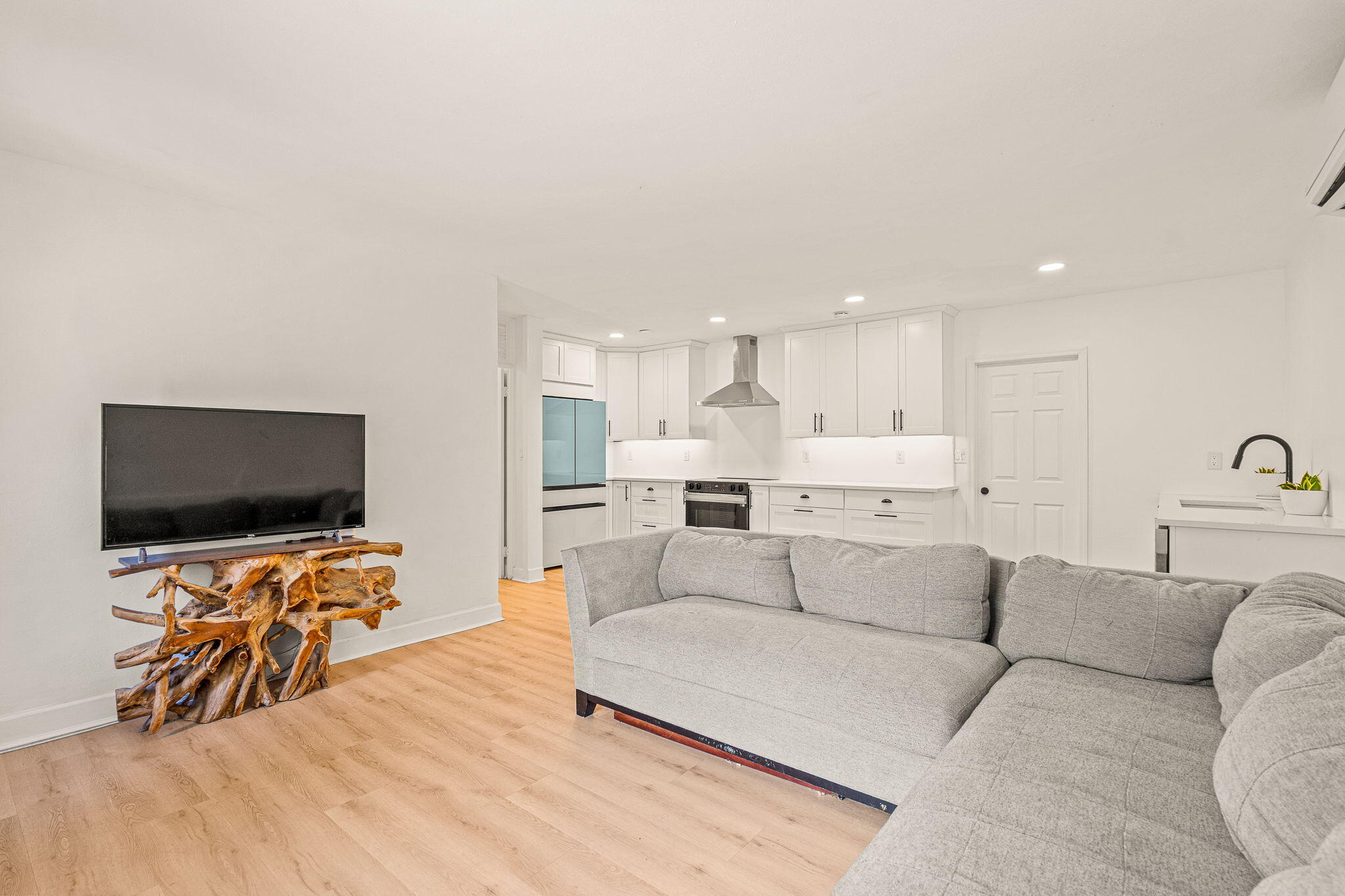 1300 Ashby Street Property Photo 8