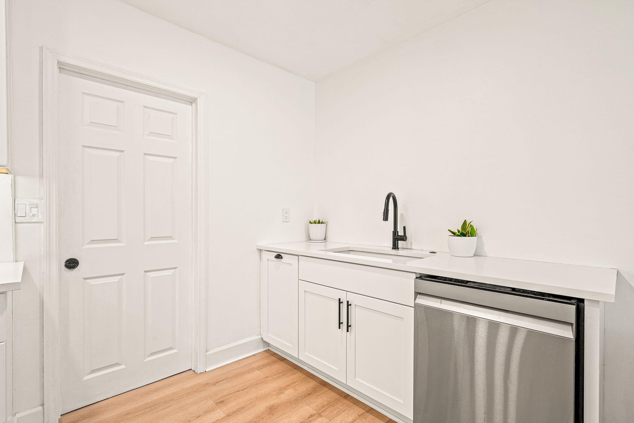 1300 Ashby Street Property Photo 9