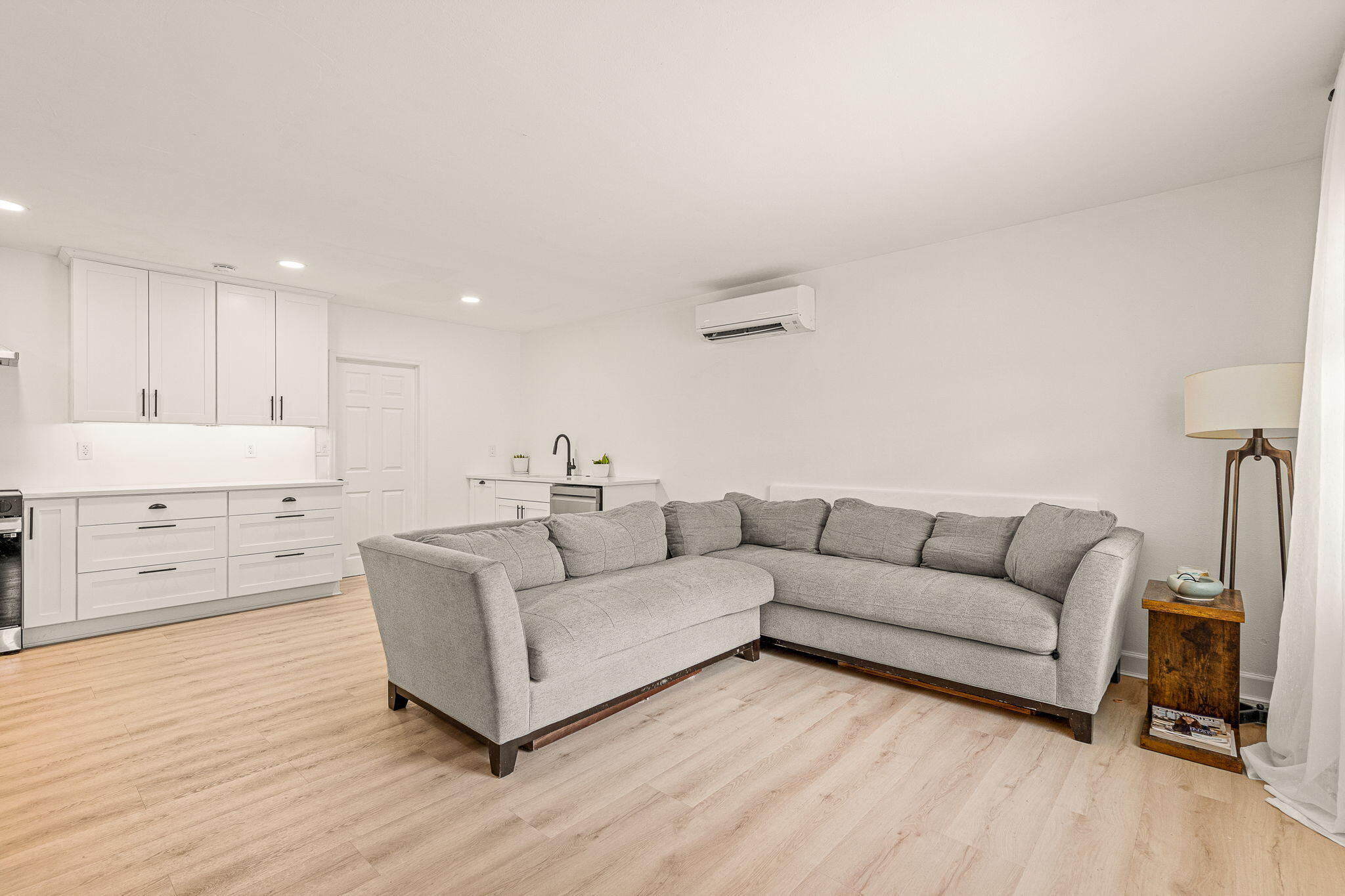 1300 Ashby Street Property Photo 10