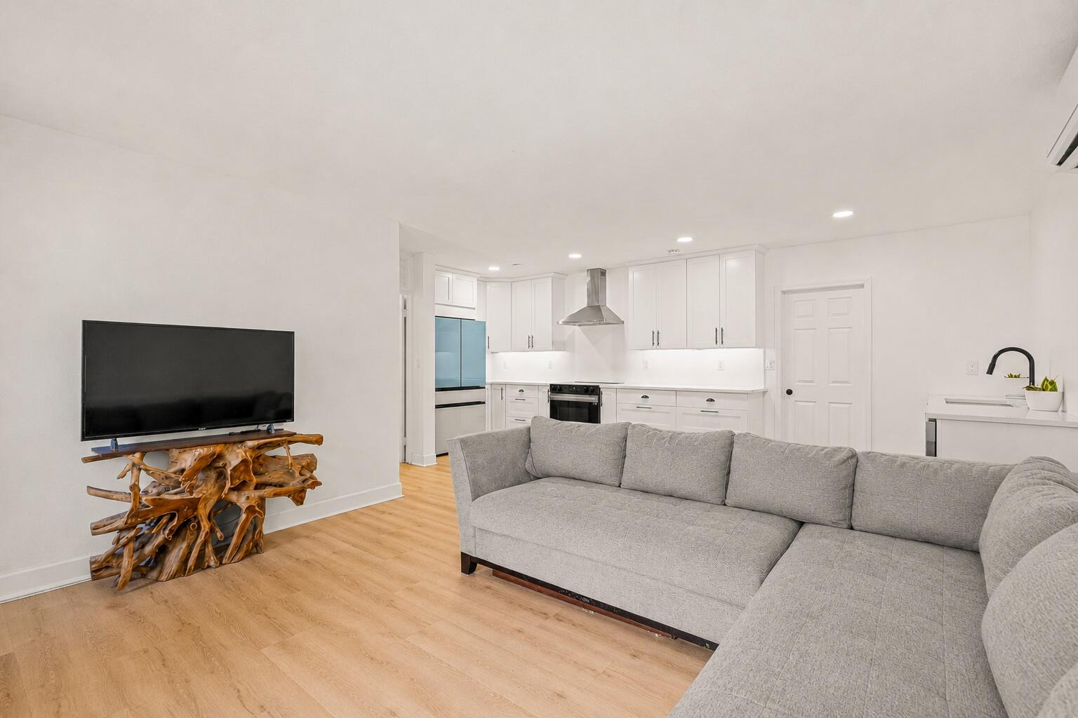 1300 Ashby Street Property Photo 10