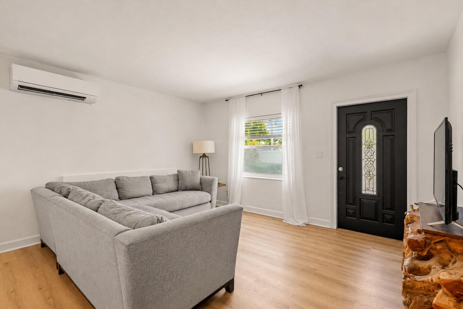 1300 Ashby Street Property Photo 11