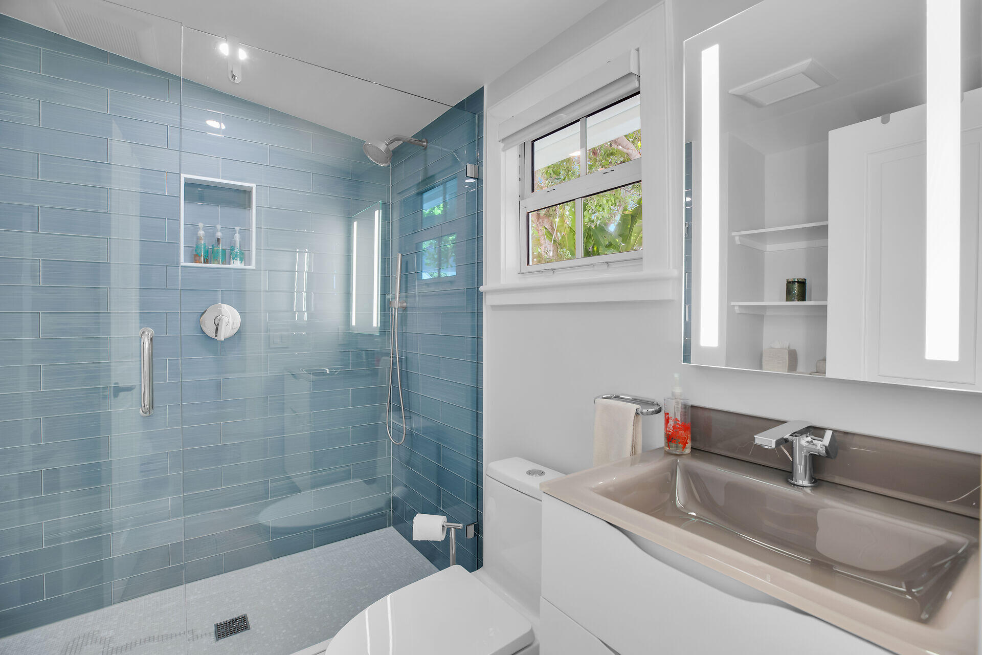 411 Louisa Street Property Photo 62
