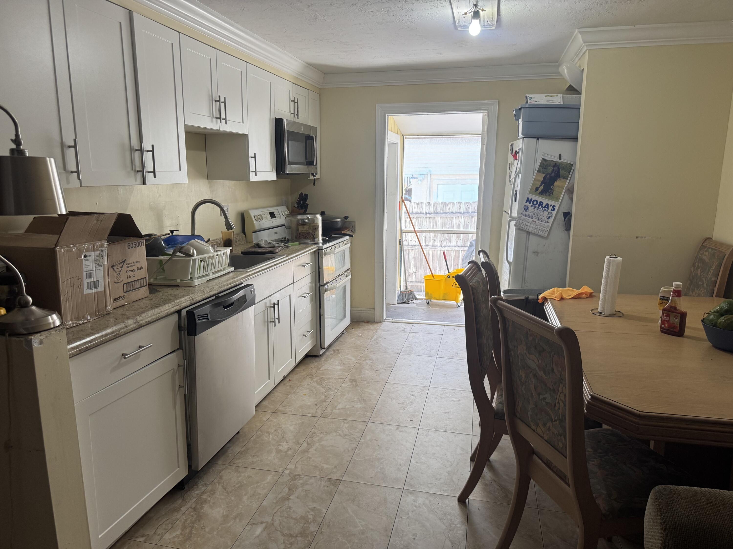 285 A 66th Street A & B Property Photo 5