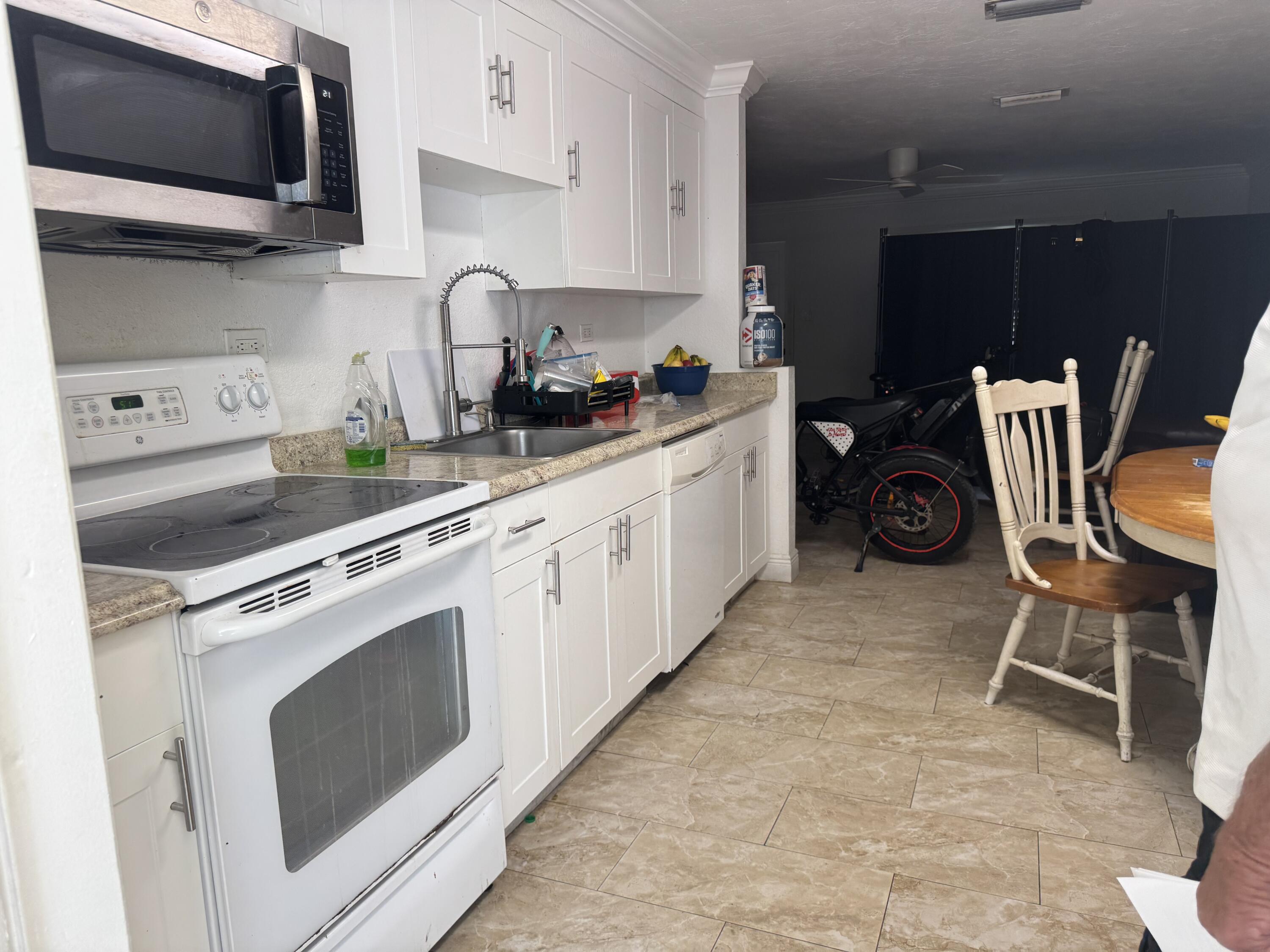 285 A 66th Street A & B Property Photo 11