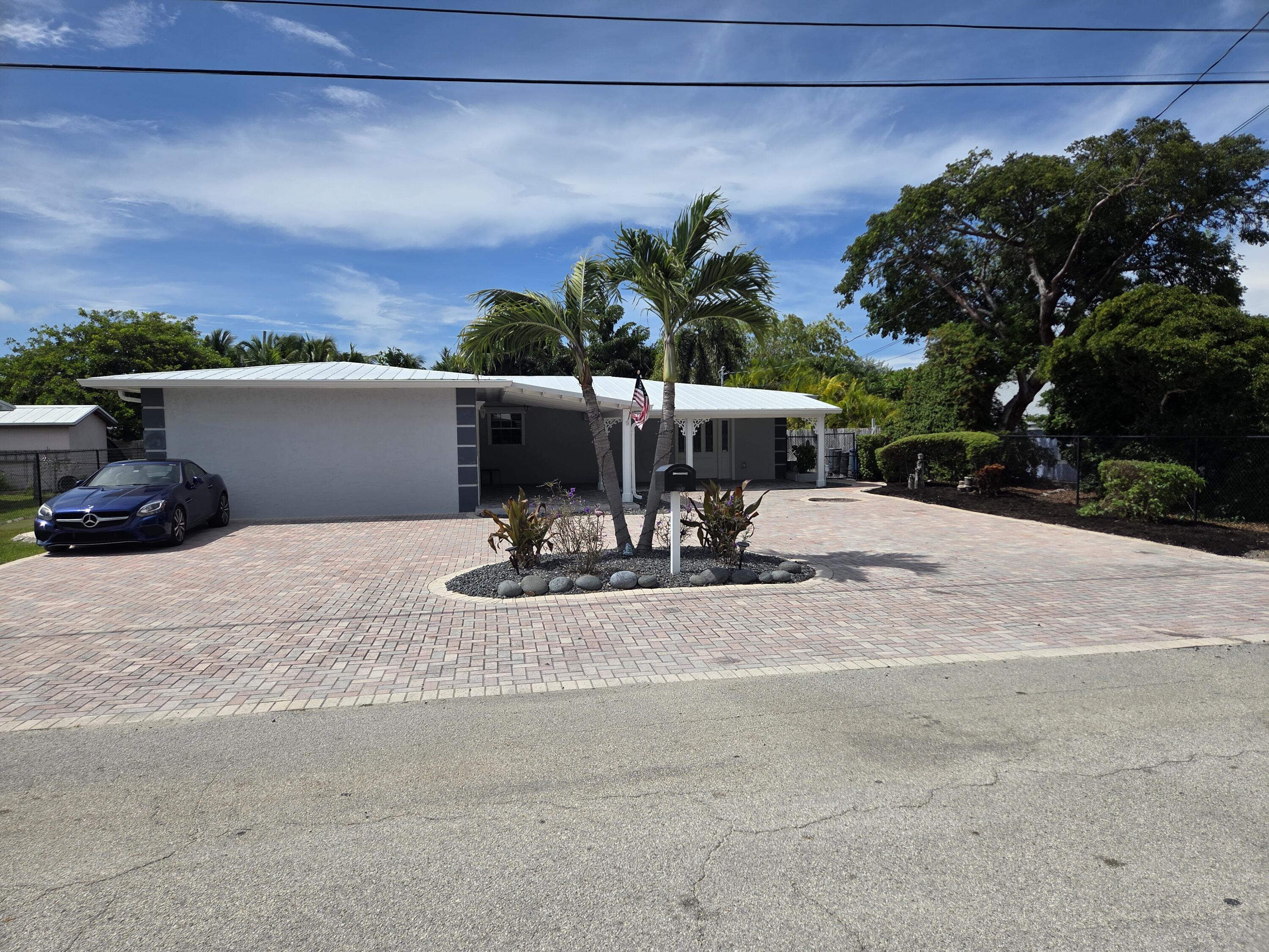 8055 Tuna Drive Property Photo 4