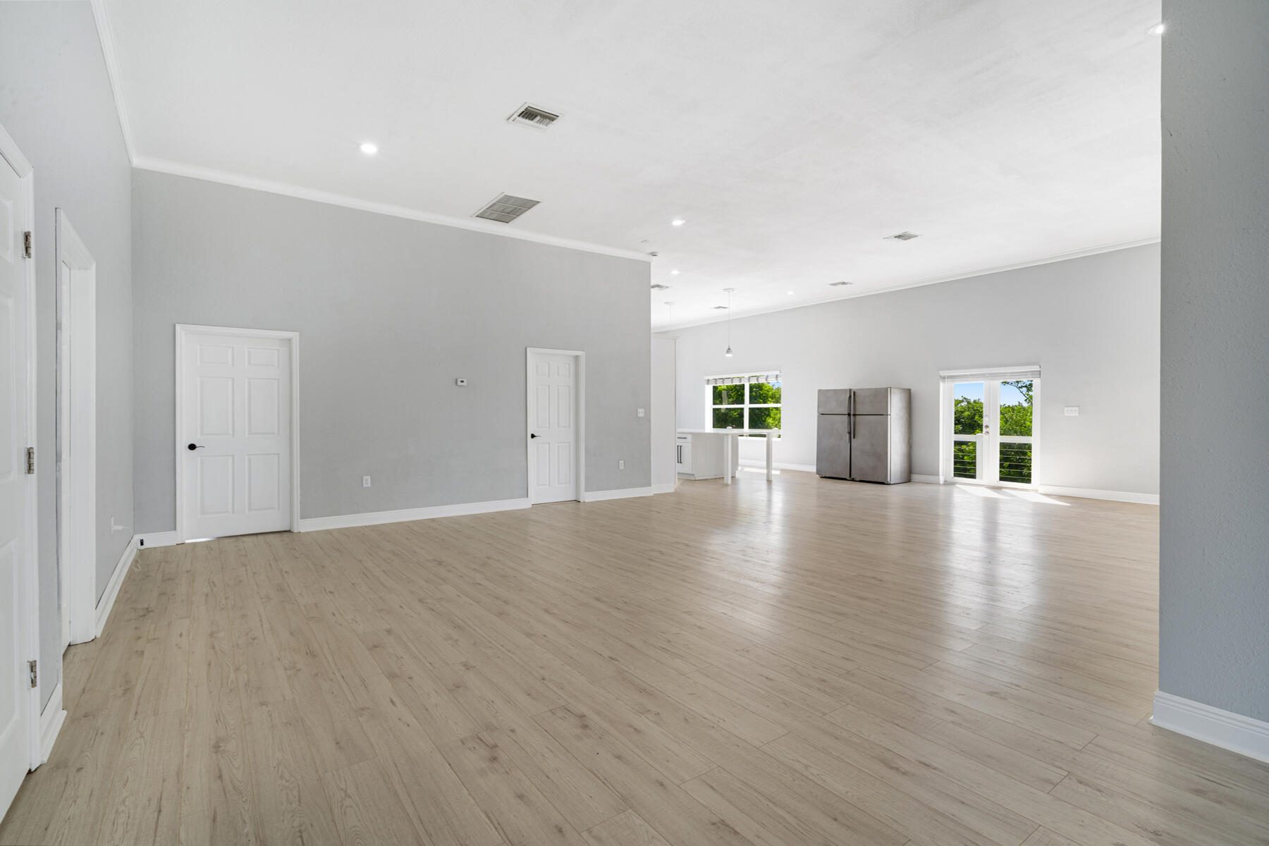 235 Tropical Avenue Property Photo 6