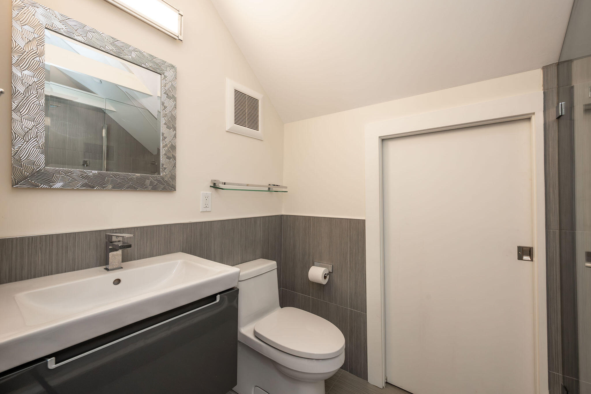 709 Olivia Street Property Photo 15