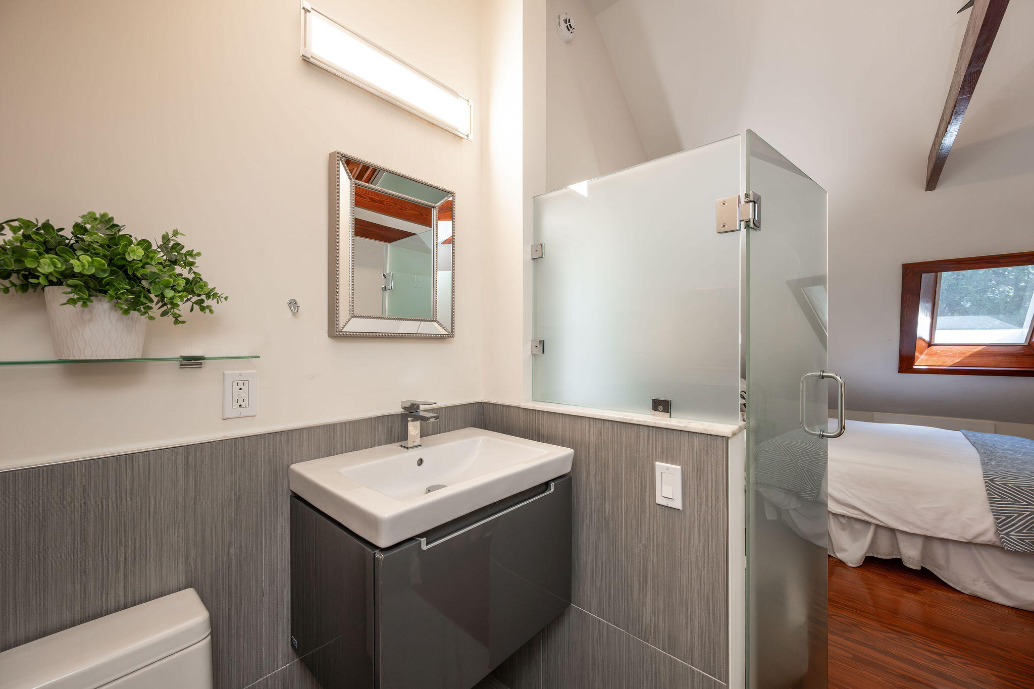 709 Olivia Street Property Photo 31