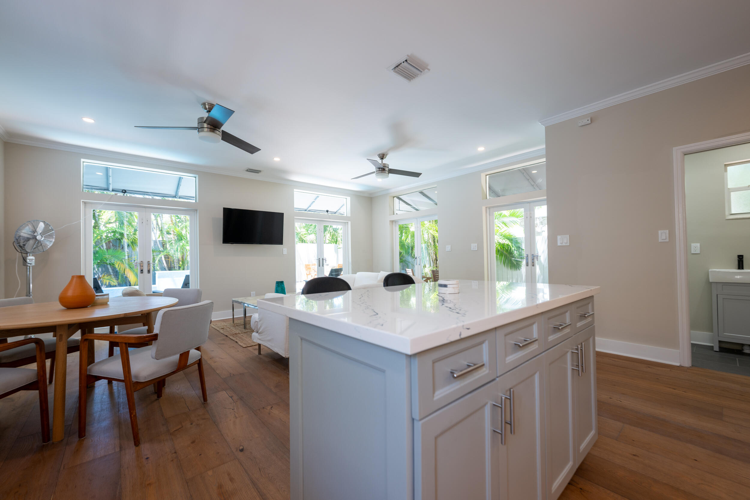 1427 Washington Street Property Photo 11