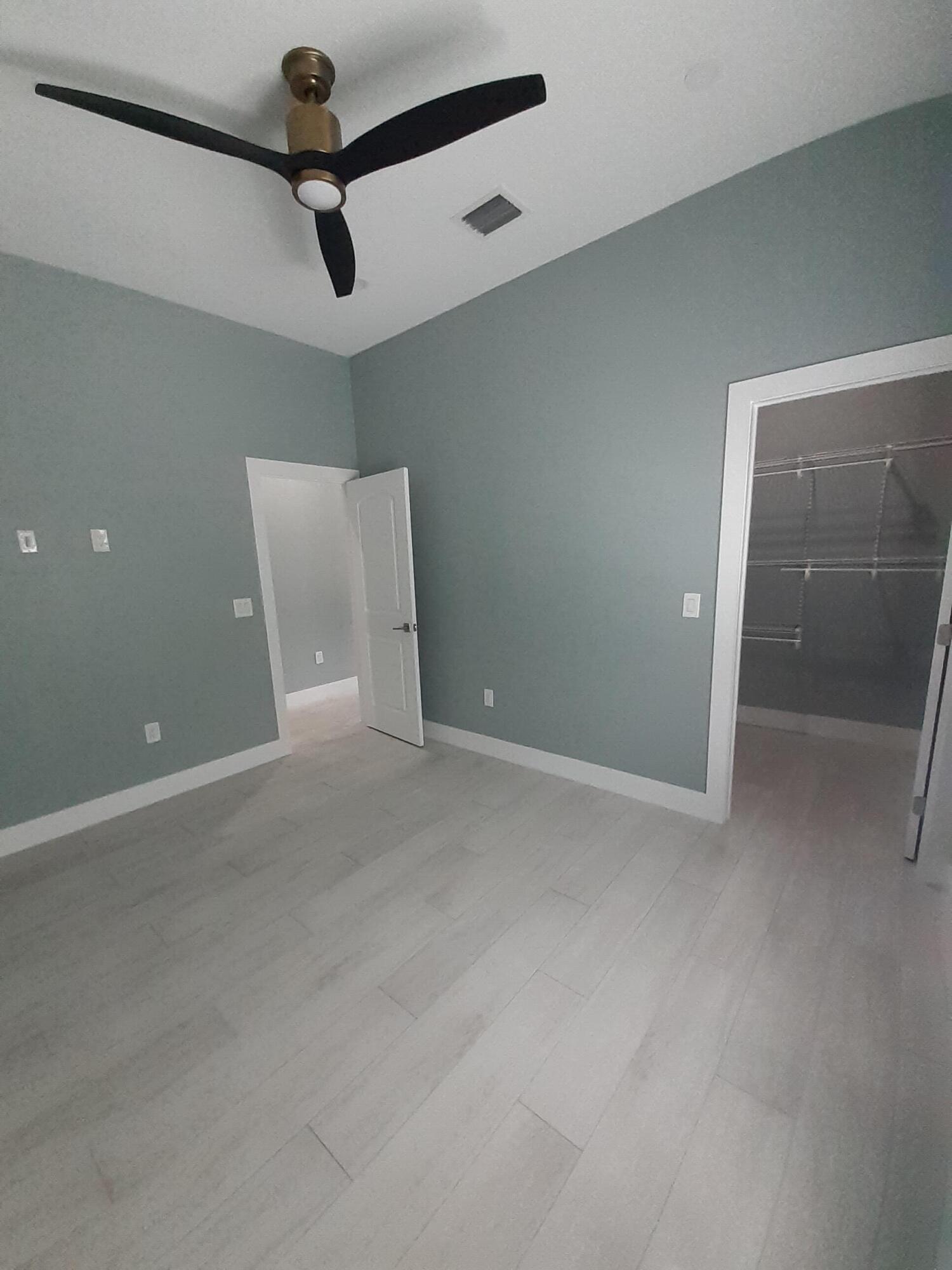 23 Jenny Lane Property Photo 16