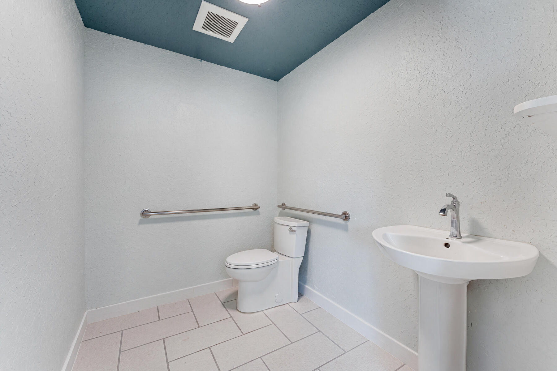 100500 Overseas Highway Property Photo 17