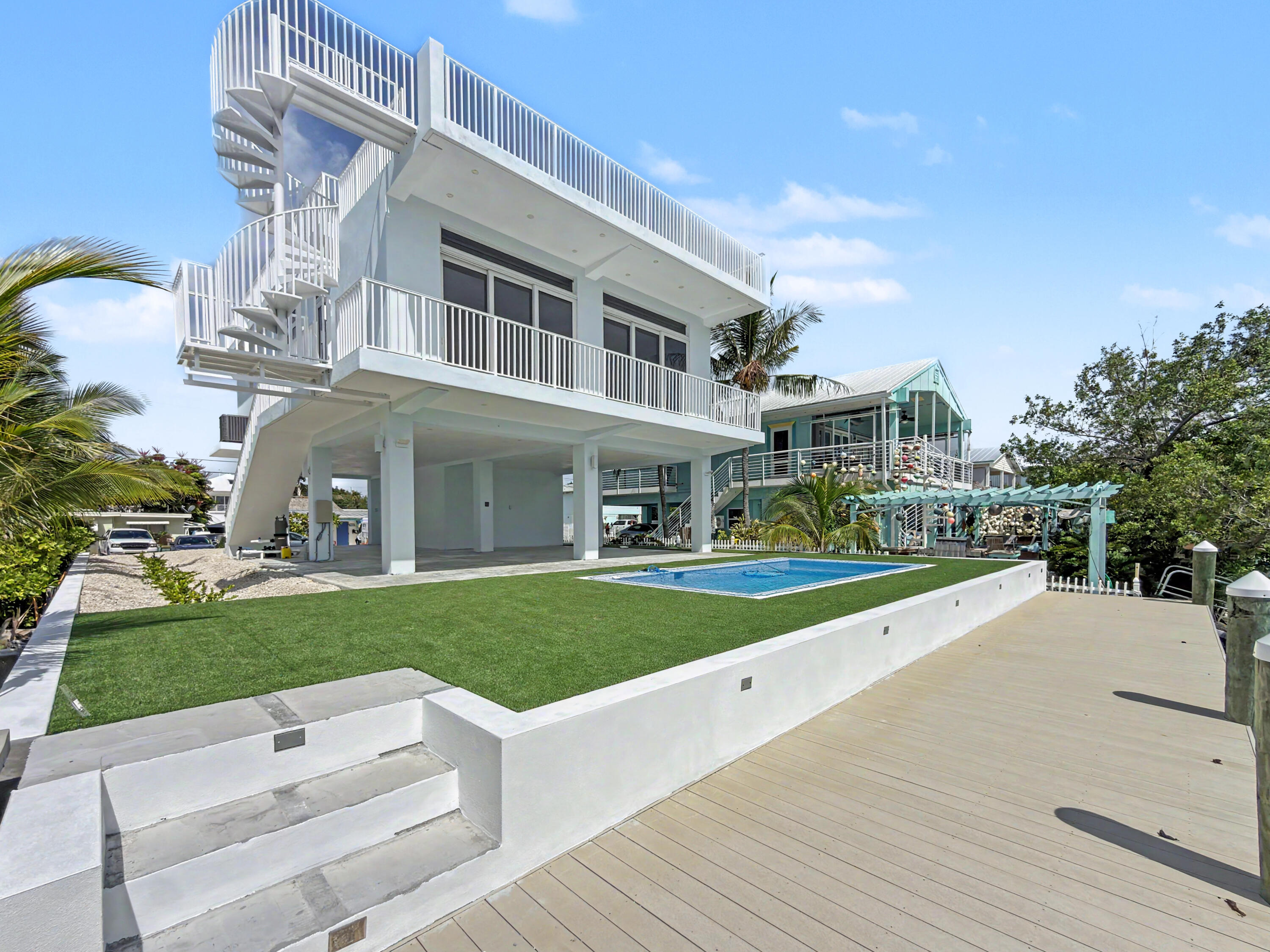 131 Snapper Creek Drive Property Photo 4