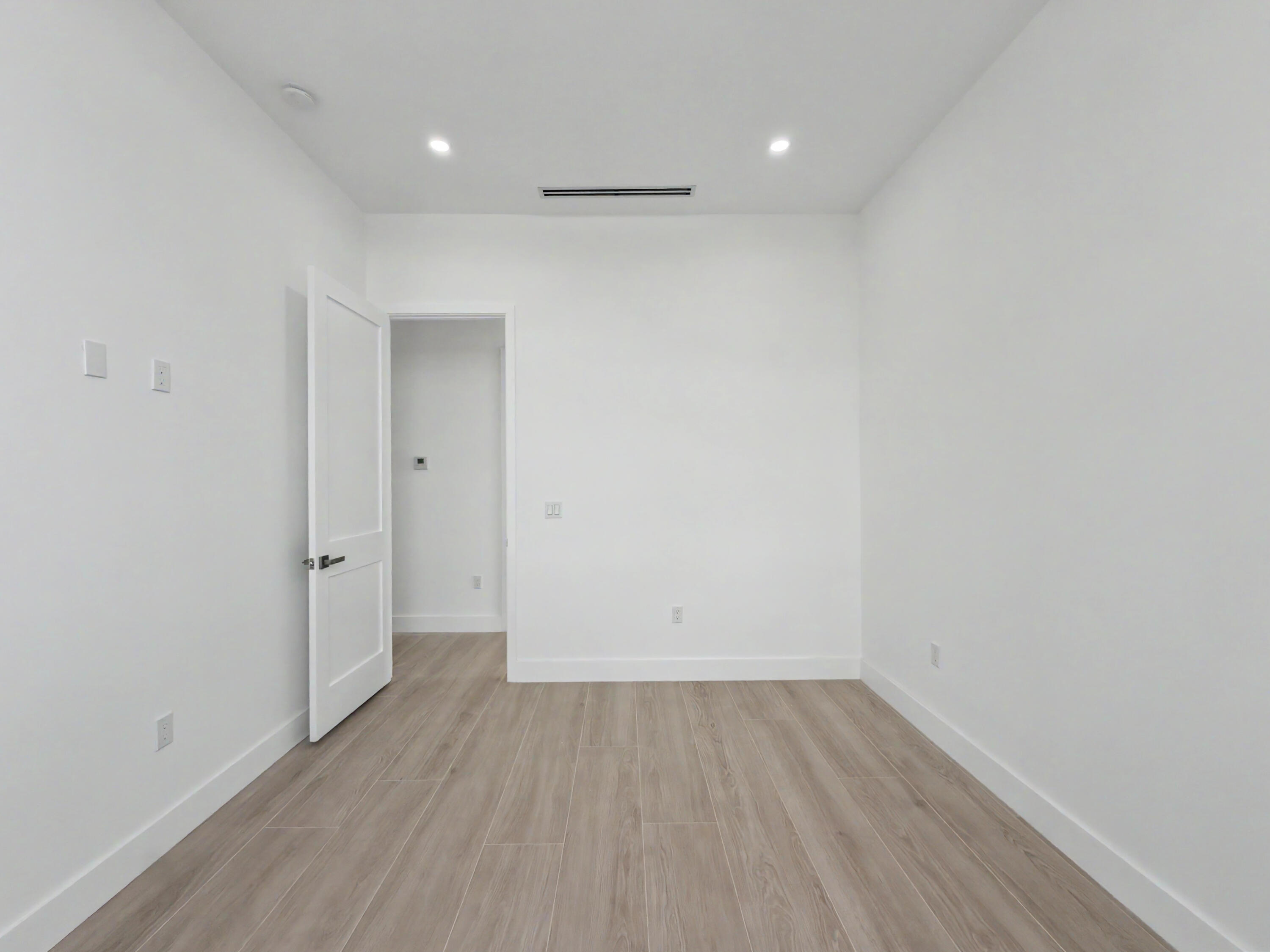 131 Snapper Creek Drive Property Photo 32