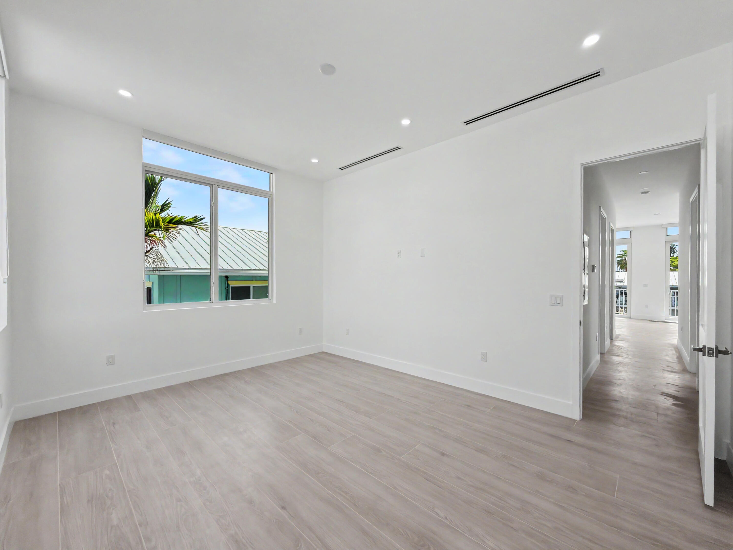 131 Snapper Creek Drive Property Photo 33