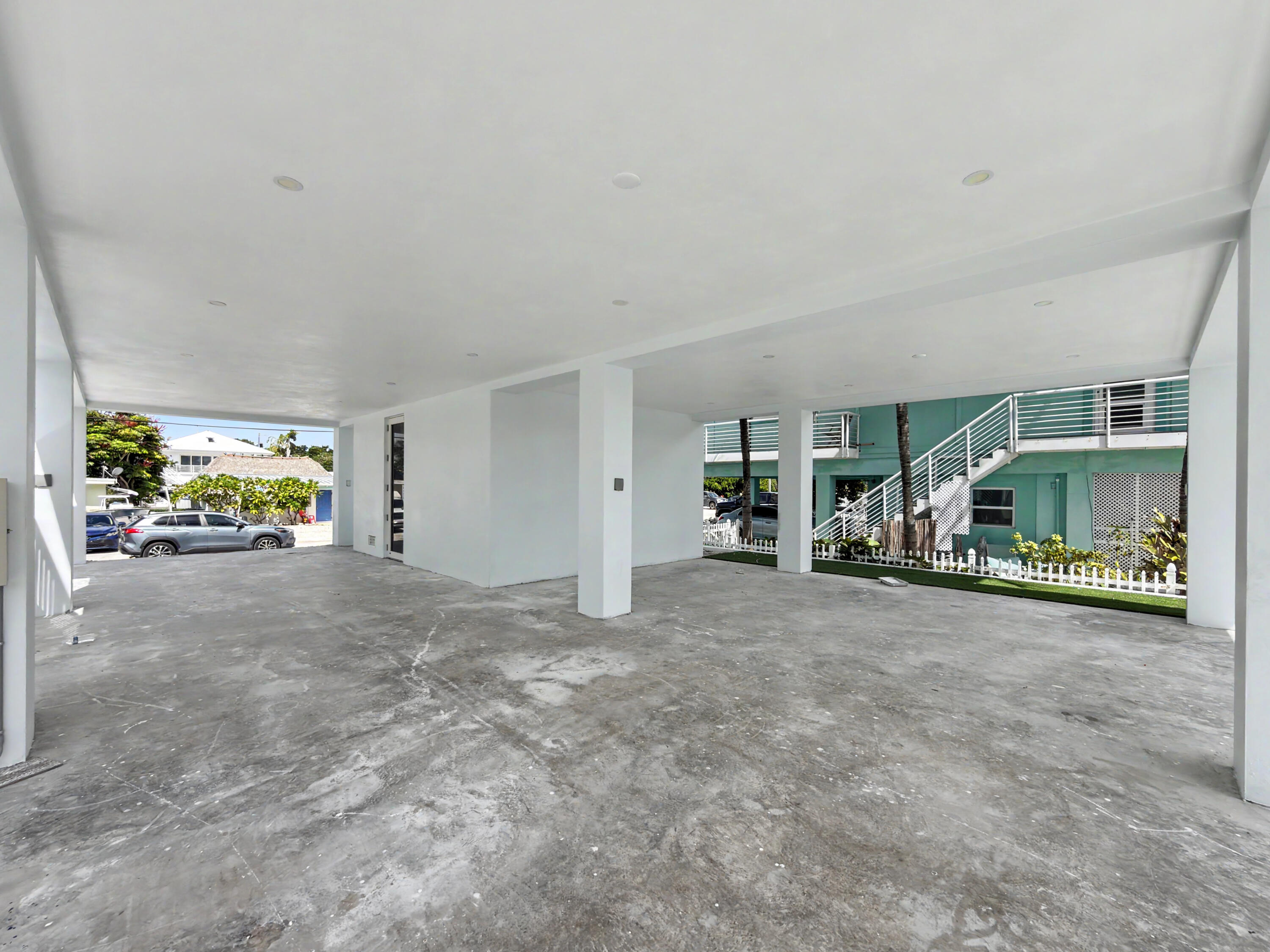 131 Snapper Creek Drive Property Photo 43