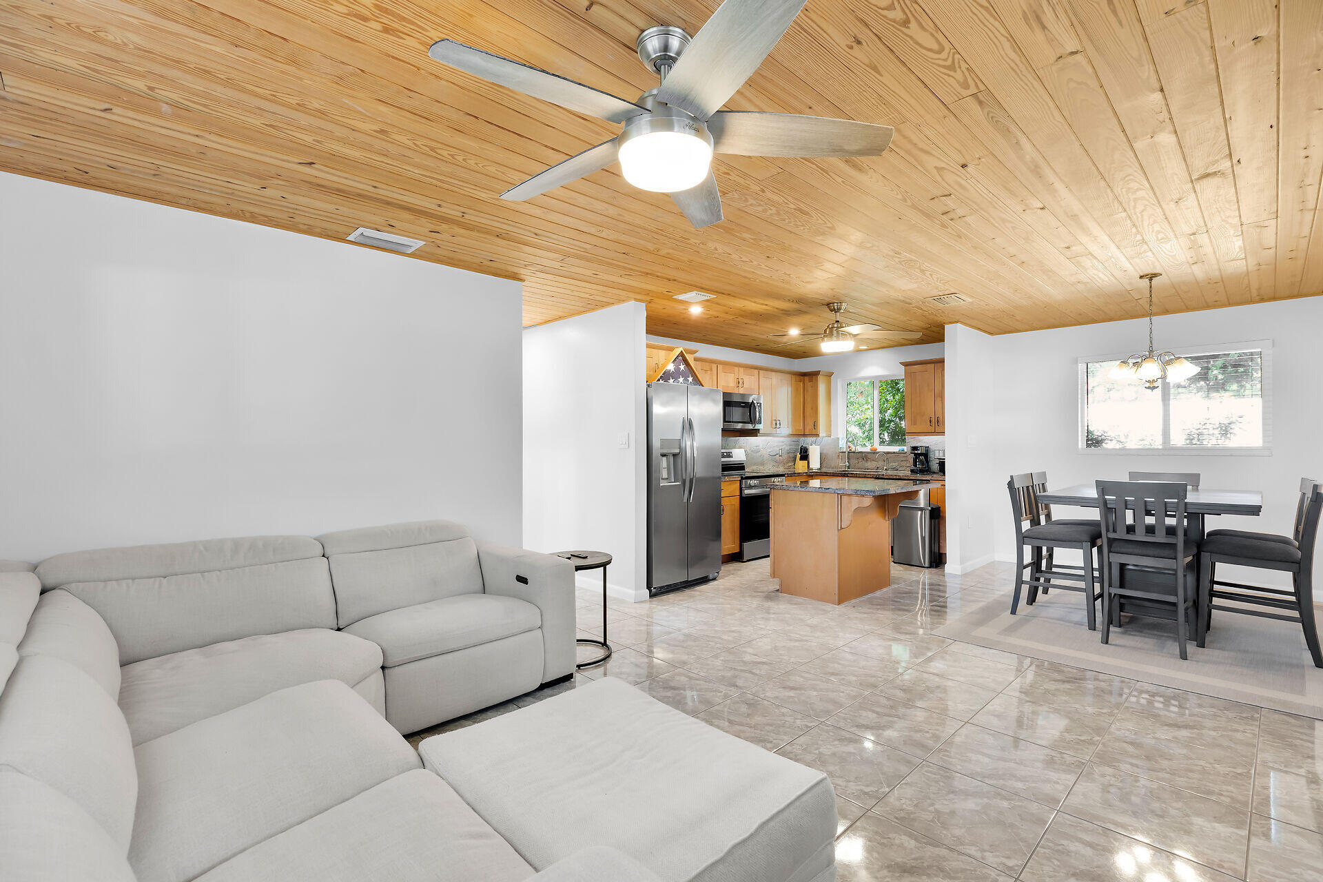 750 Madrid Road Property Photo 16