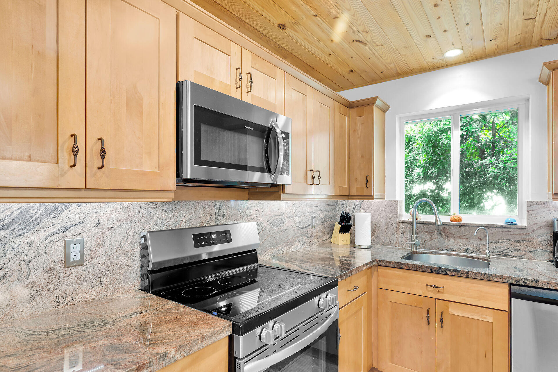 750 Madrid Road Property Photo 26