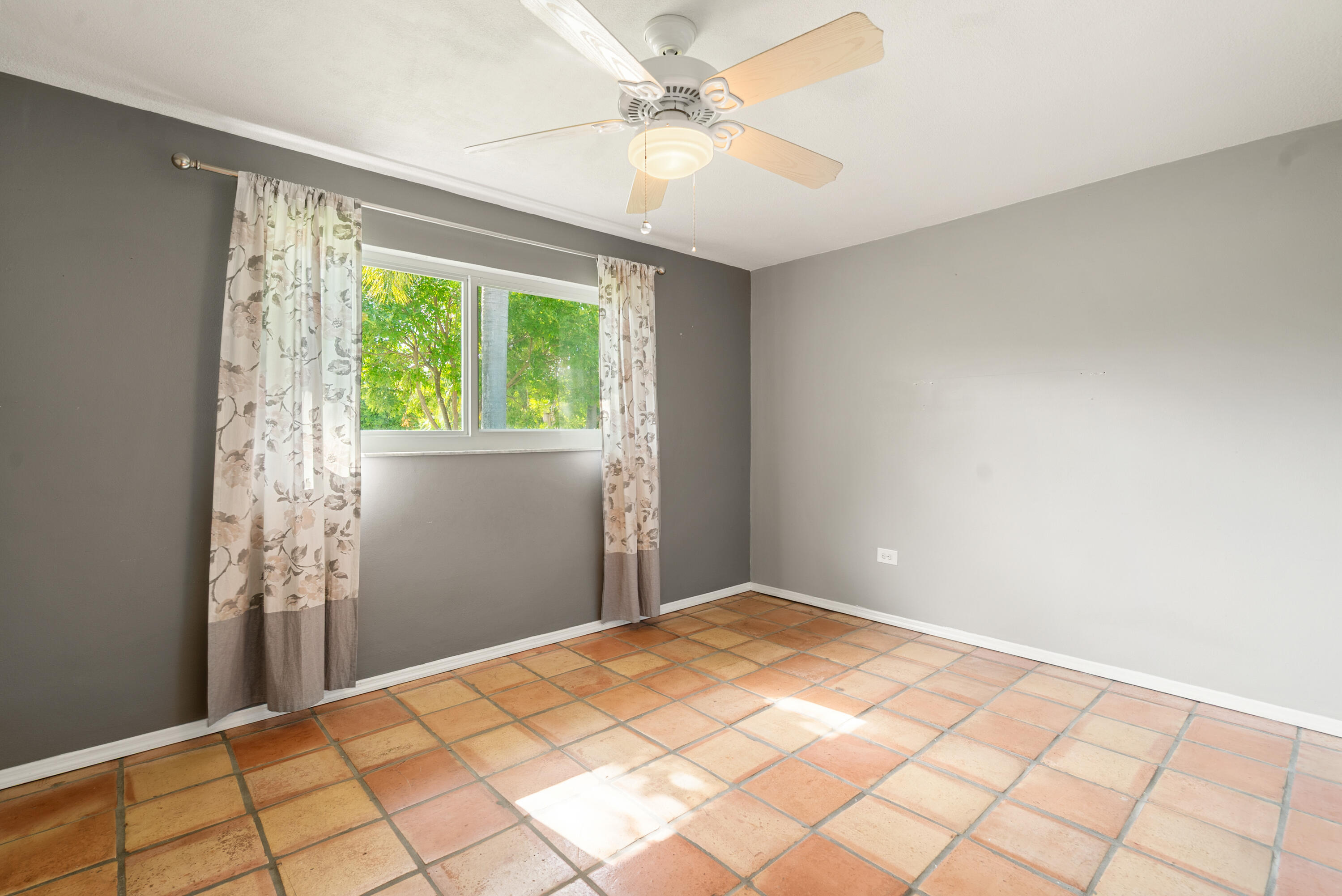 160 Ridge Street Property Photo 27
