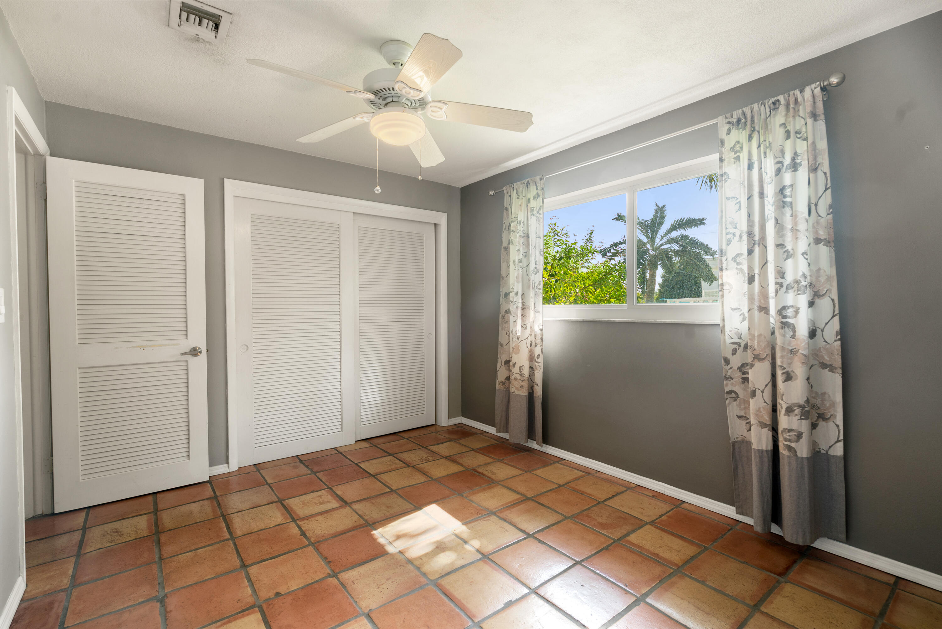 160 Ridge Street Property Photo 28
