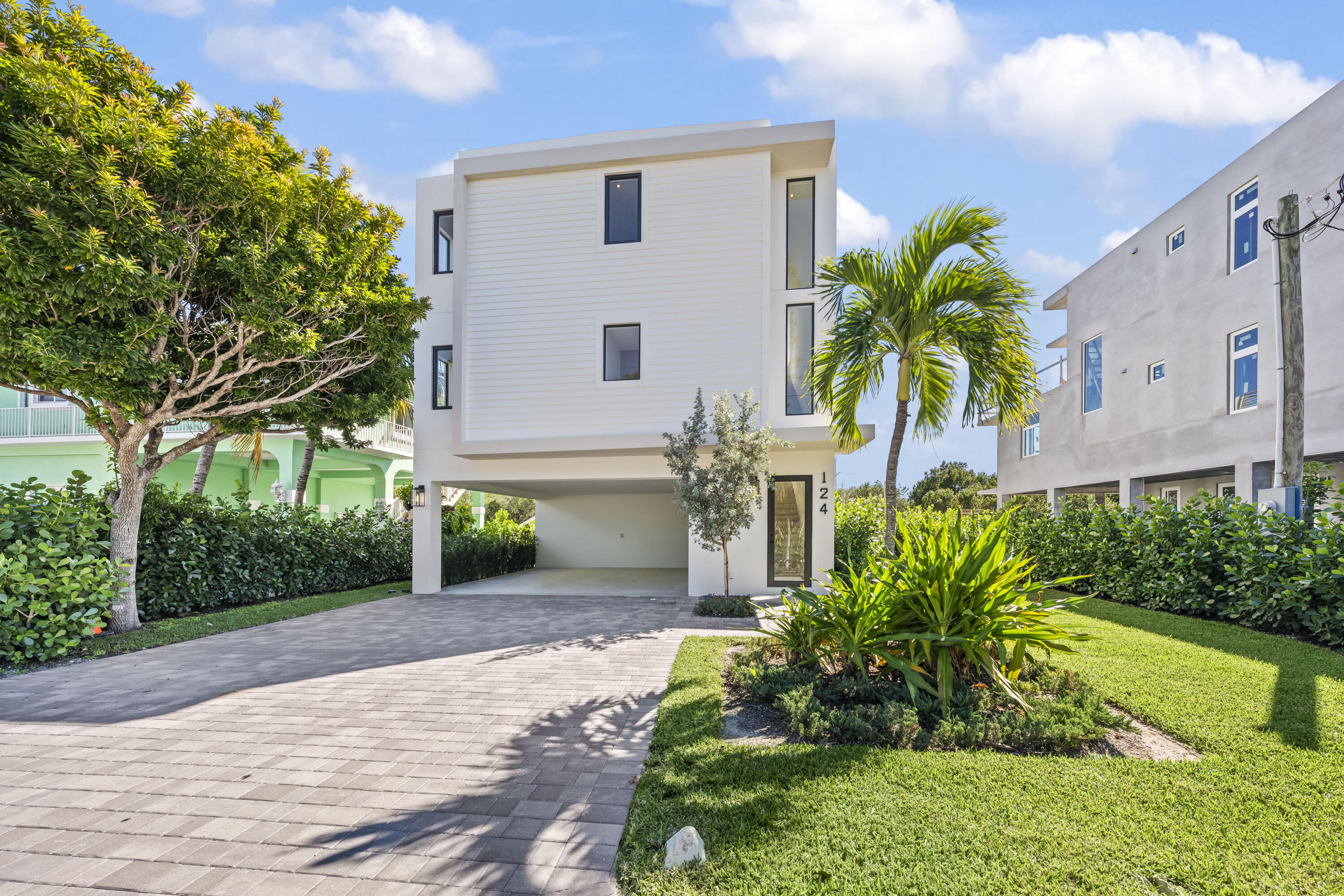 124 Orchid Street Property Photo 2