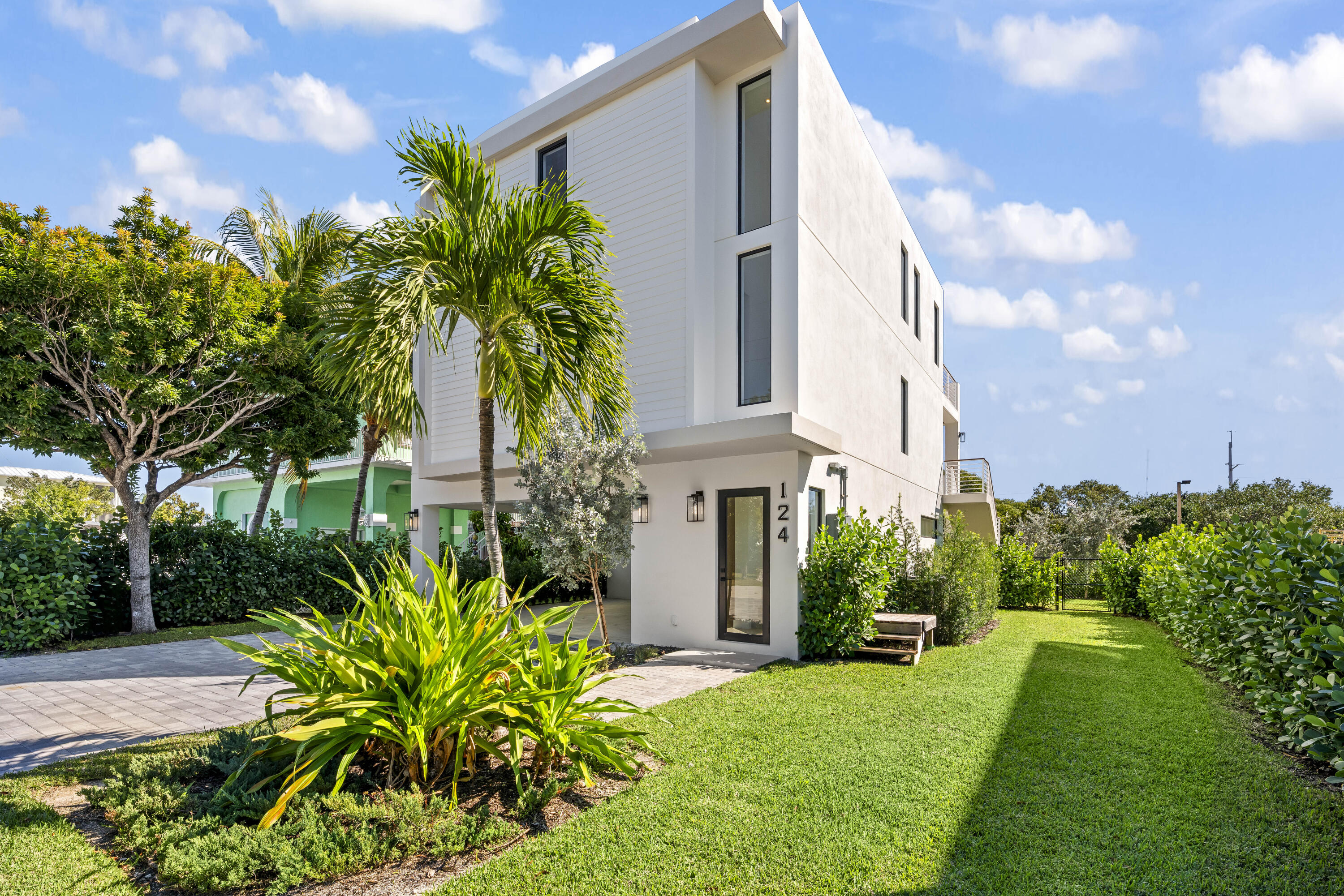 124 Orchid Street Property Photo 3