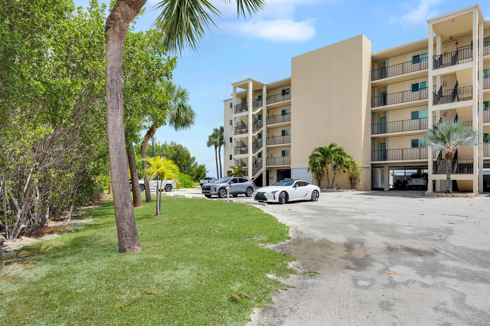 135 Coco Plum Drive 4c Property Photo 27