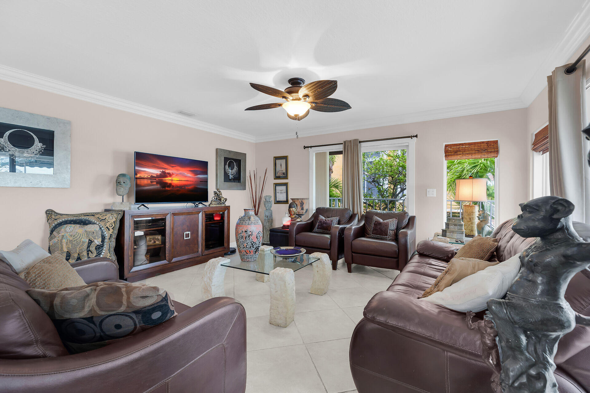 114 N Coconut Palm Boulevard Property Photo 9