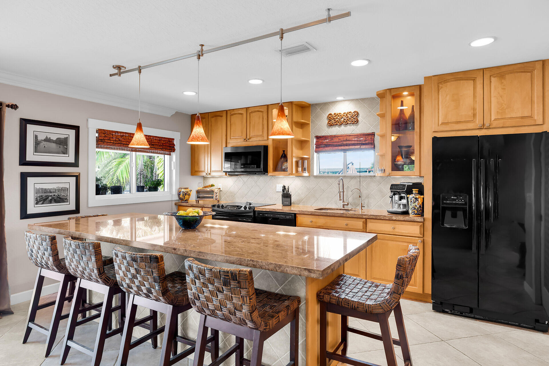 114 N Coconut Palm Boulevard Property Photo 14