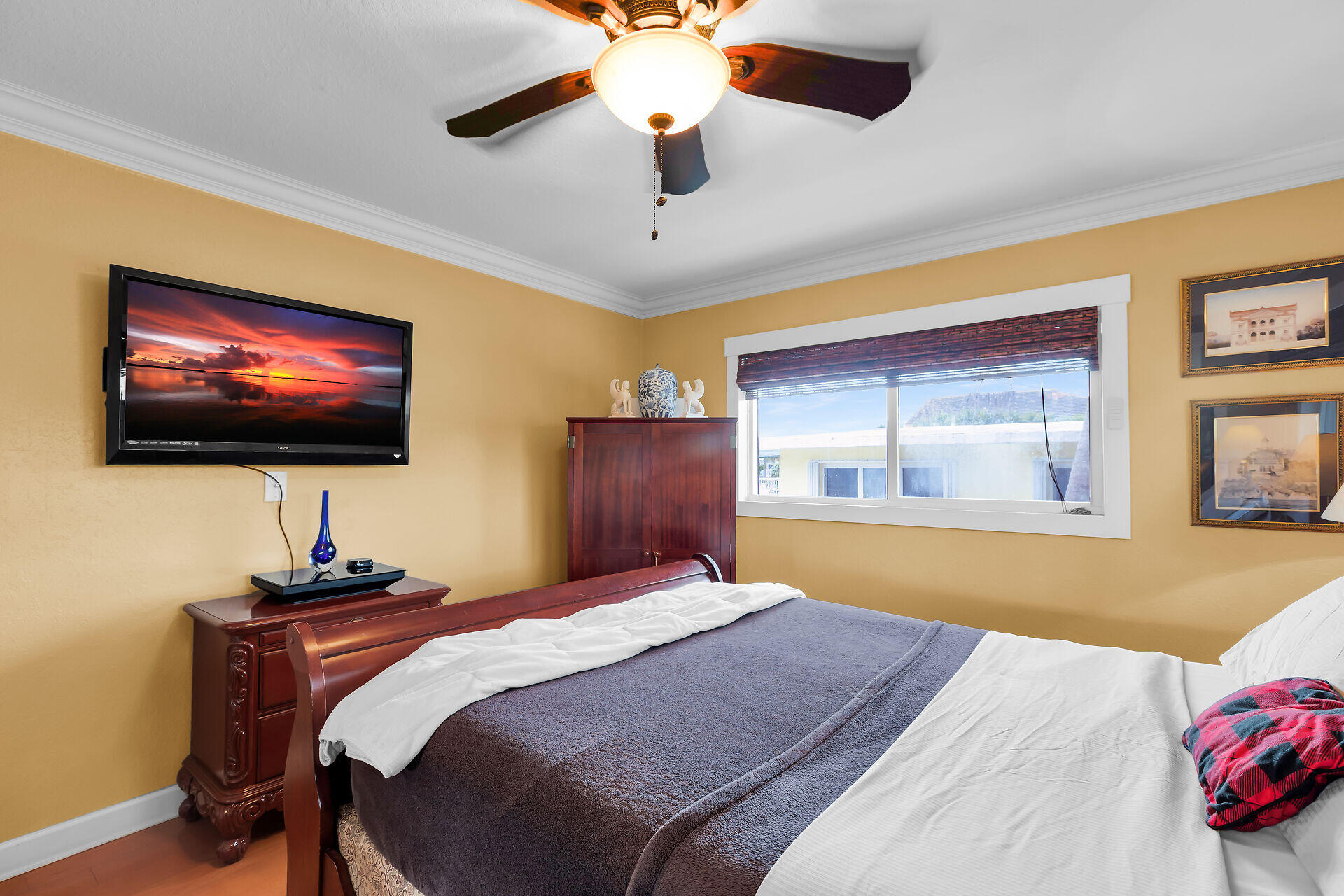 114 N Coconut Palm Boulevard Property Photo 28