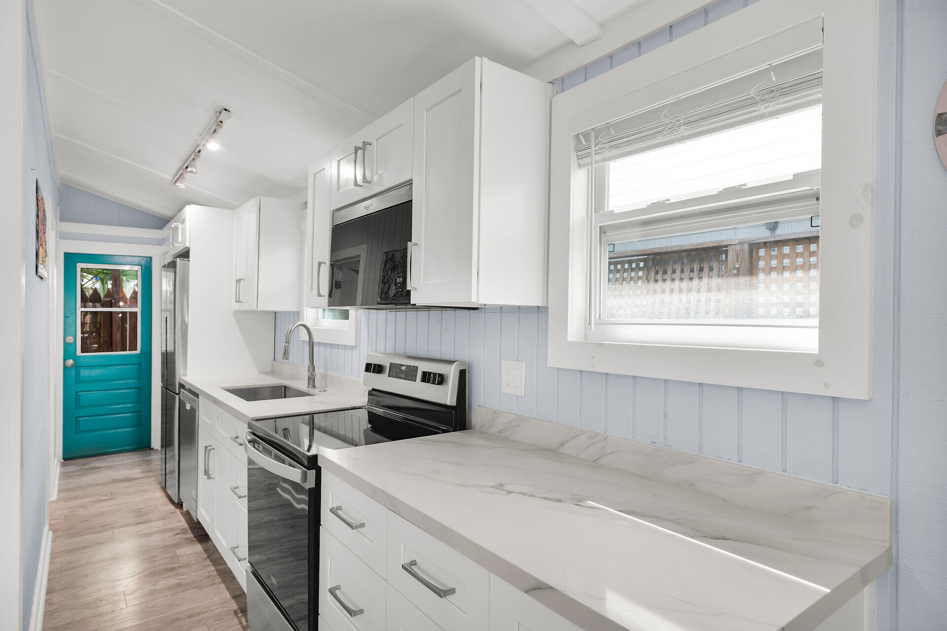 611 Grinnell Street 6 Property Photo 16