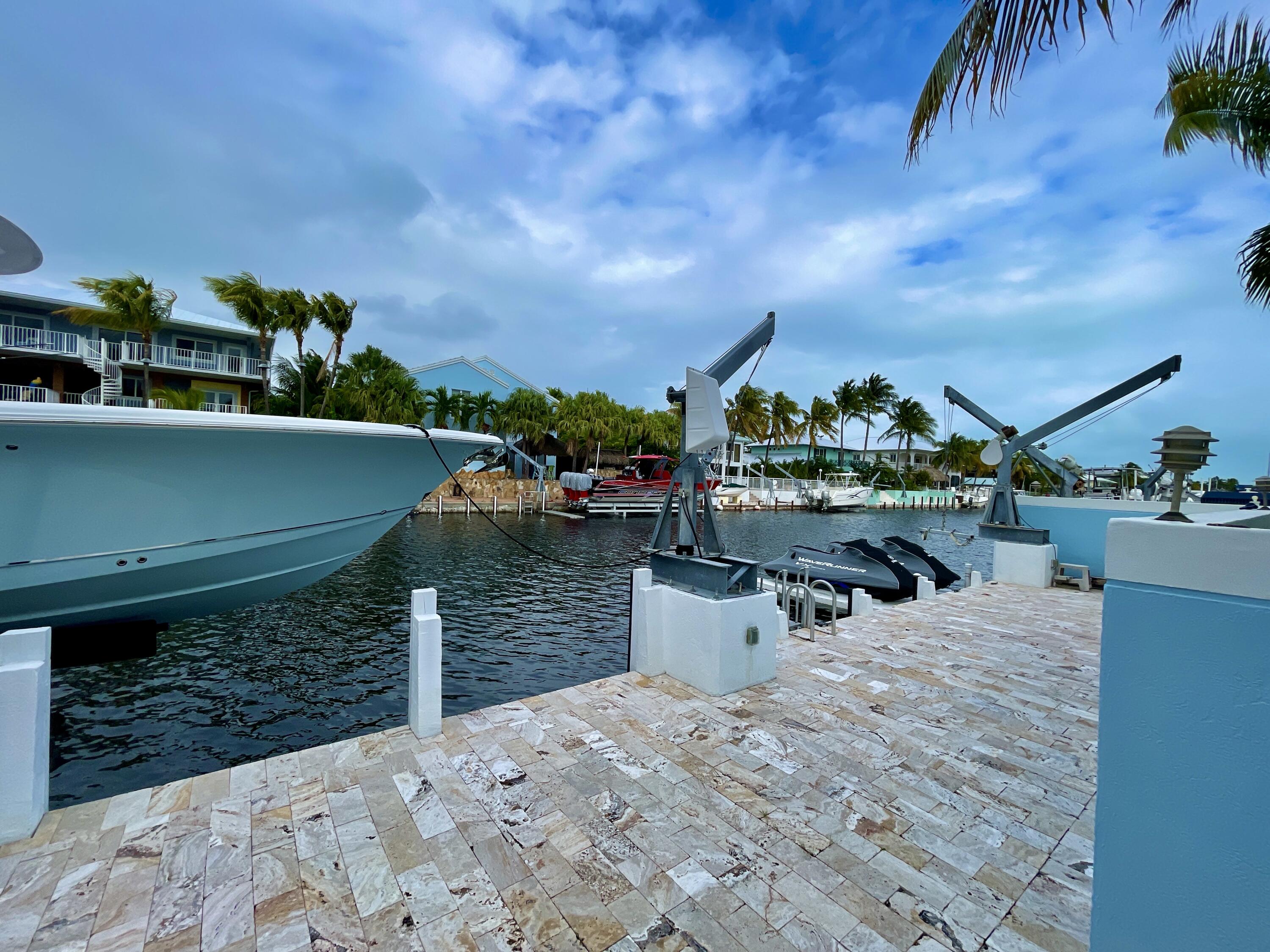 482 Bahia Avenue Property Photo 3
