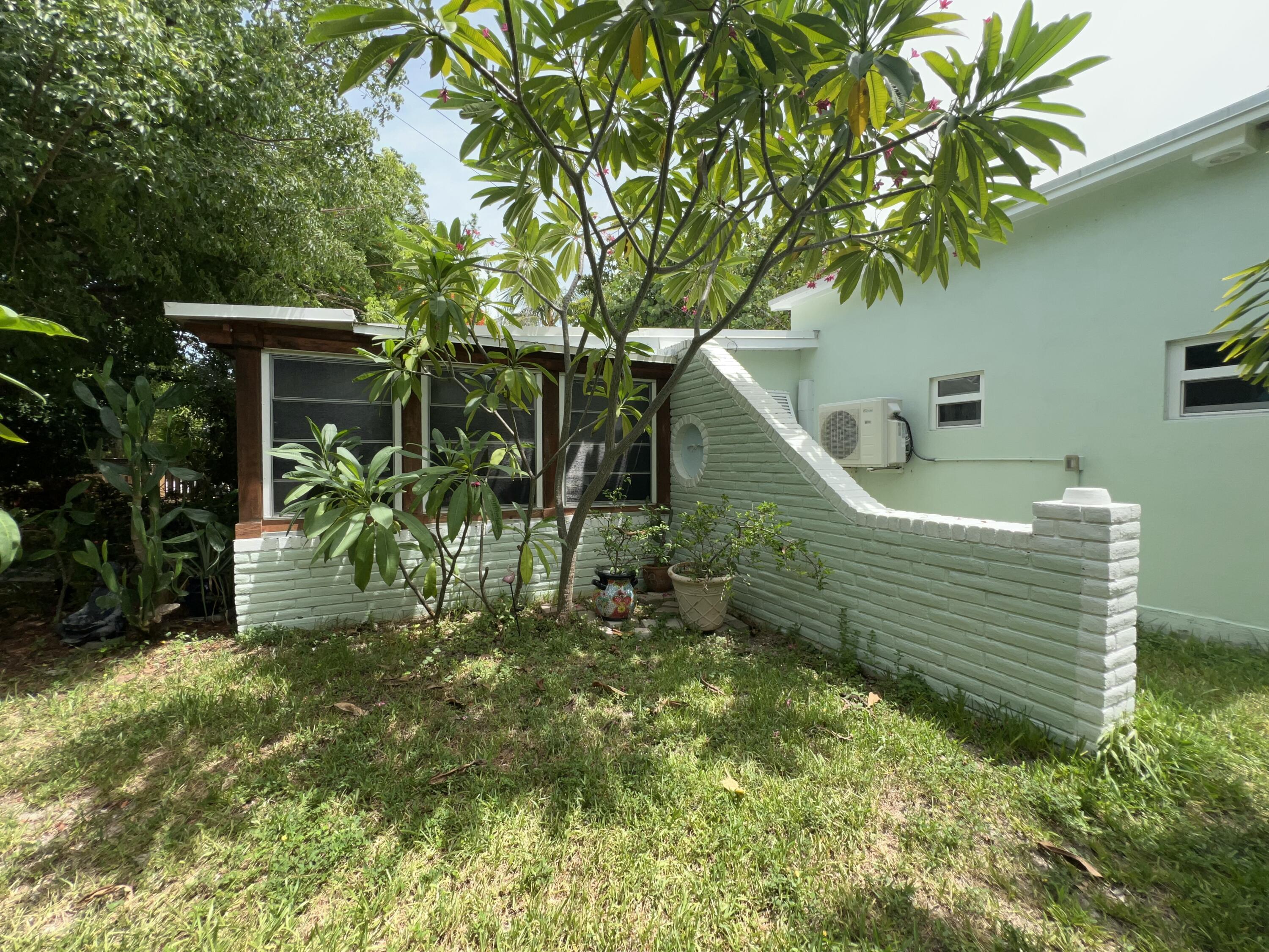 2240 Harbor Drive Property Photo 2