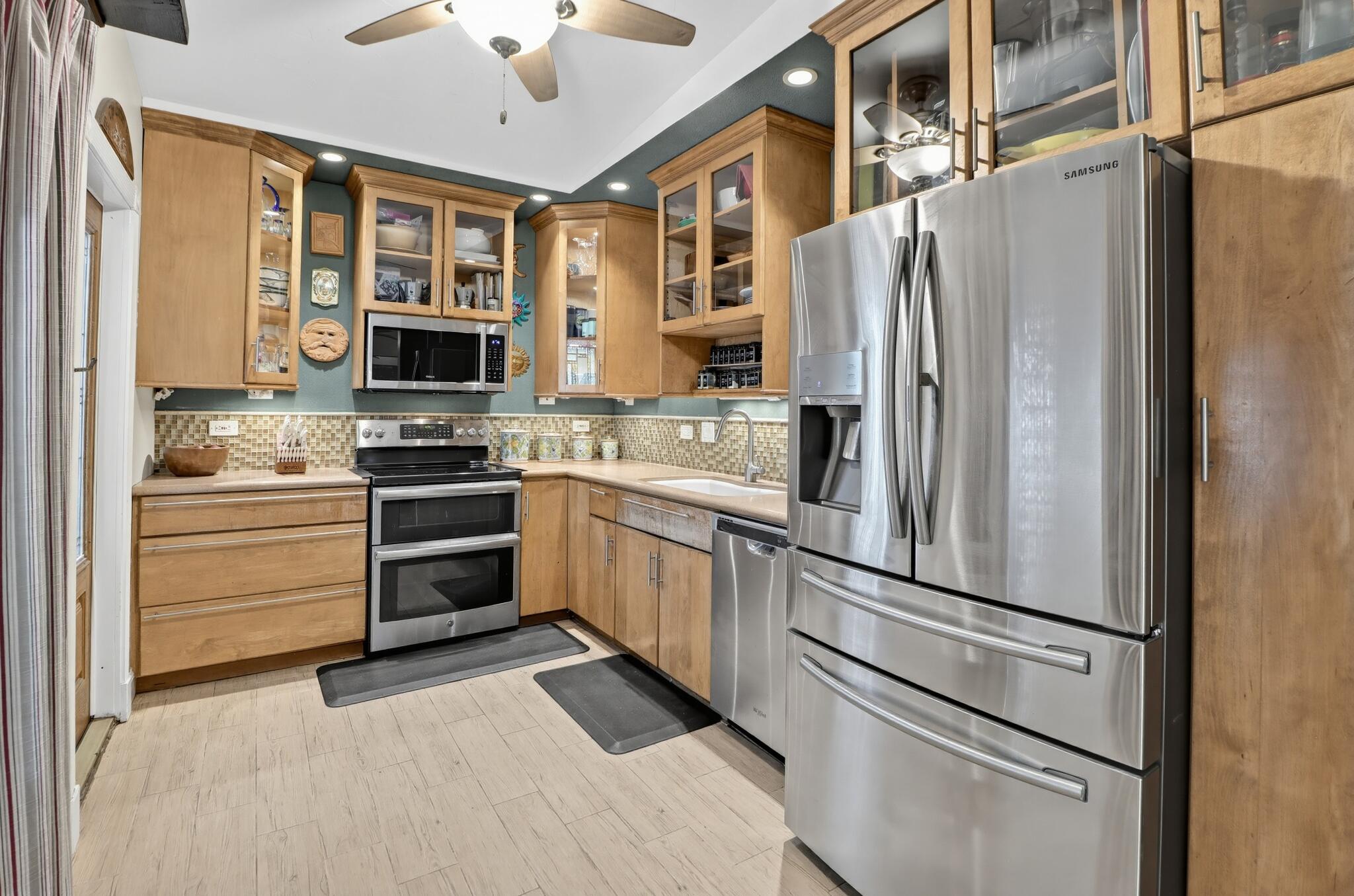 2240 Harbor Drive Property Photo 11
